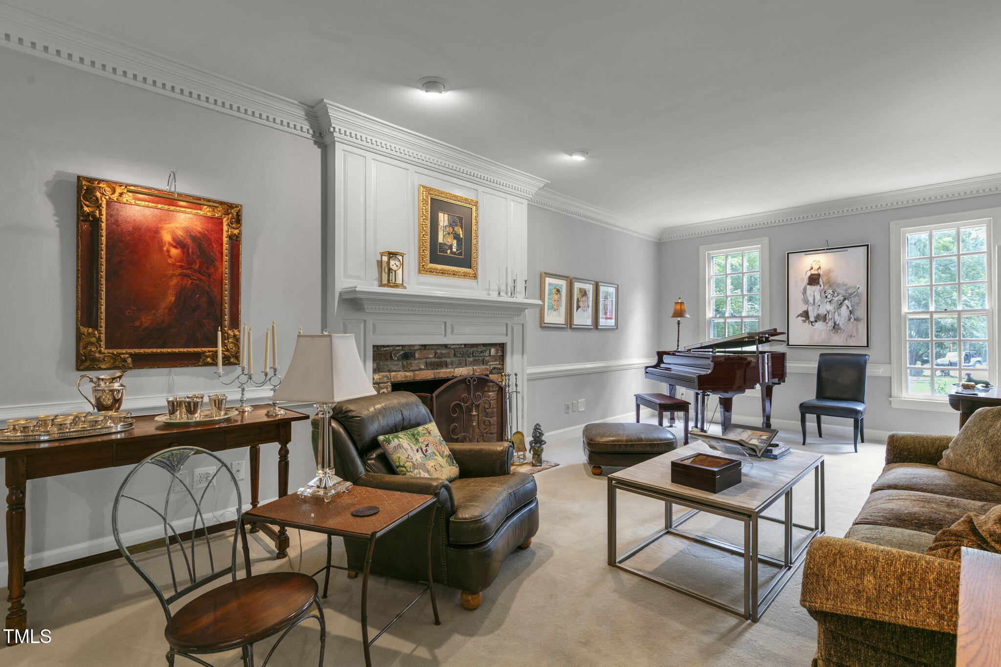 2811 Deerfield Lane N