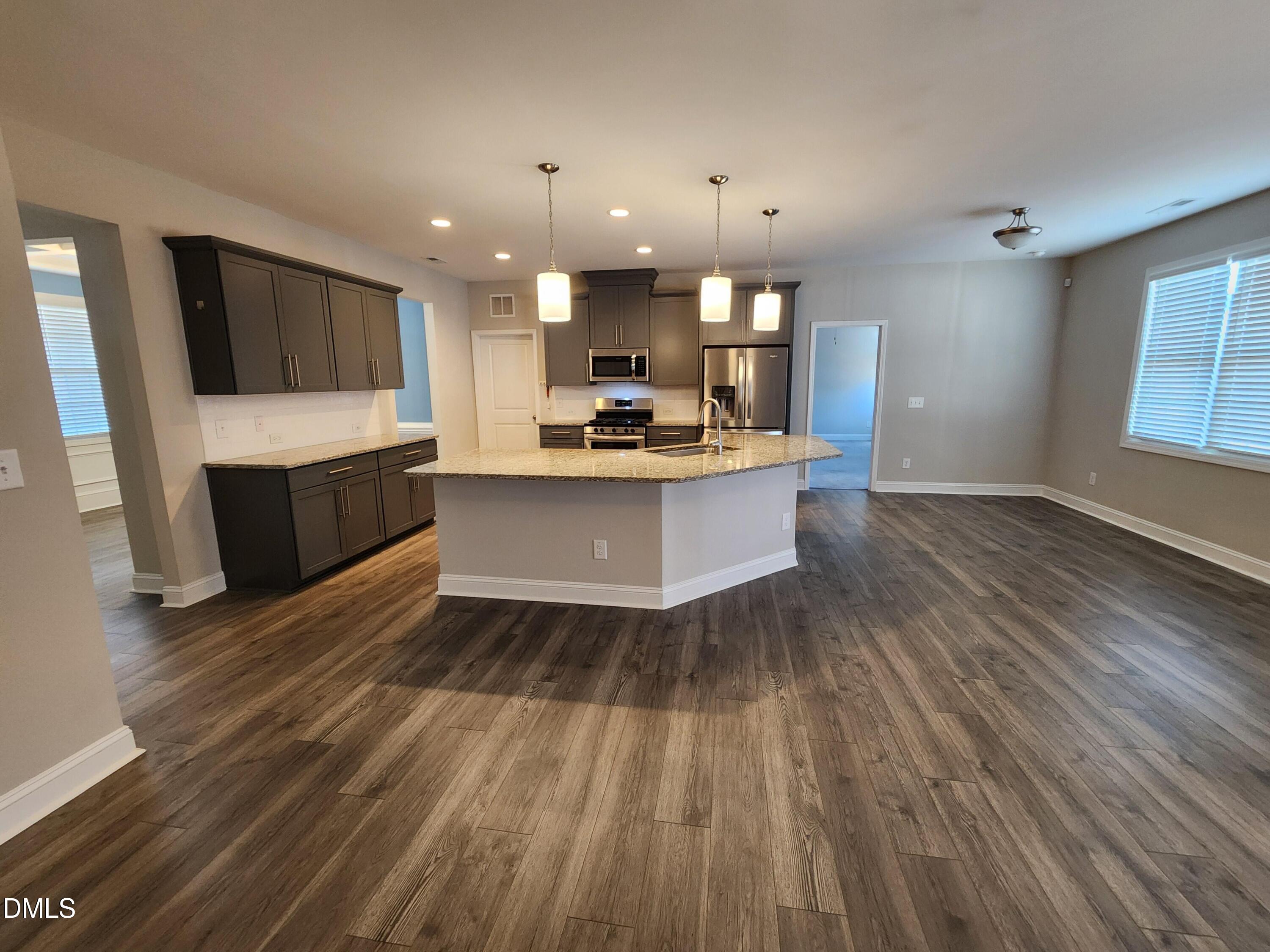 1528 Vergeland Drive