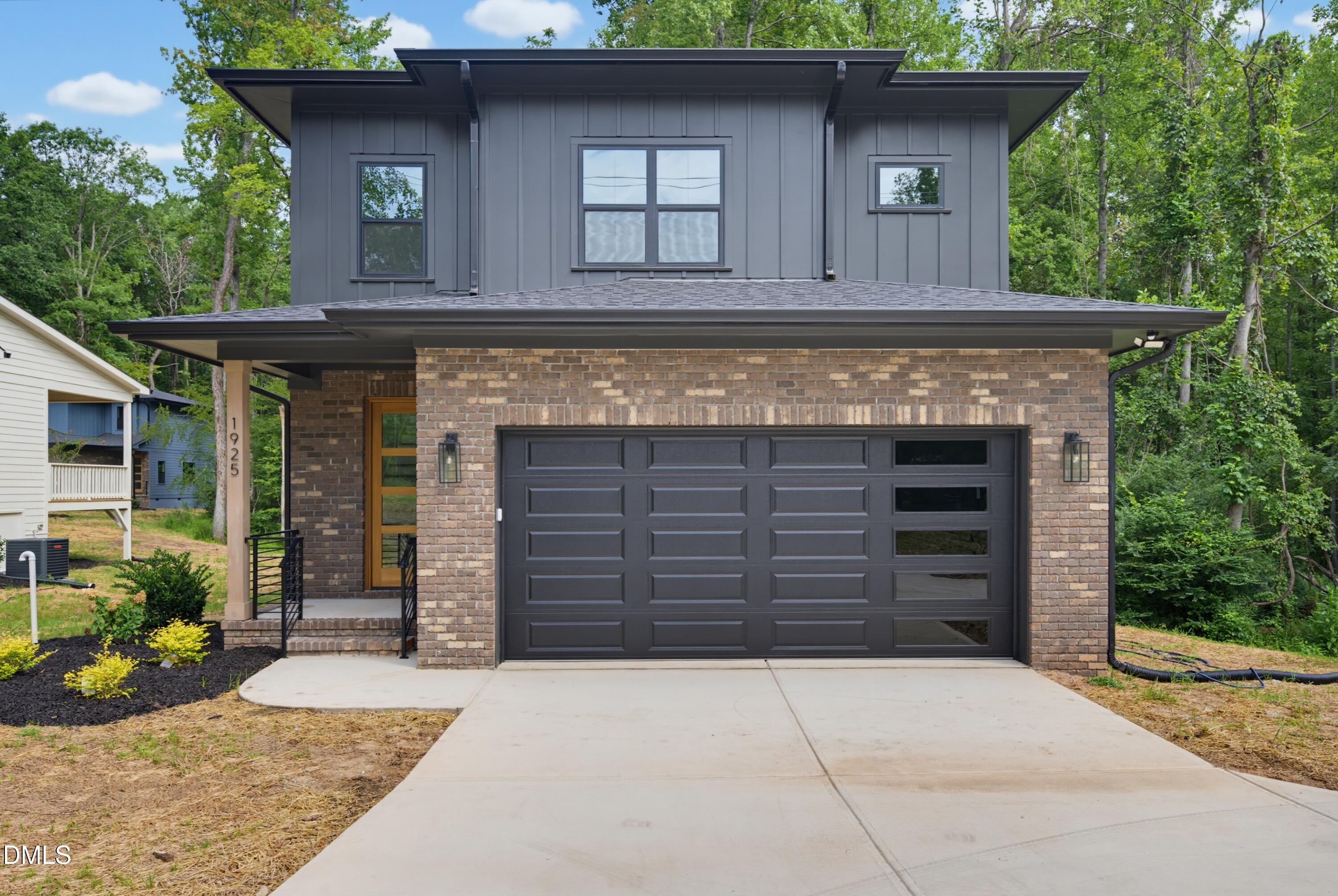 1925 E Geer Street
