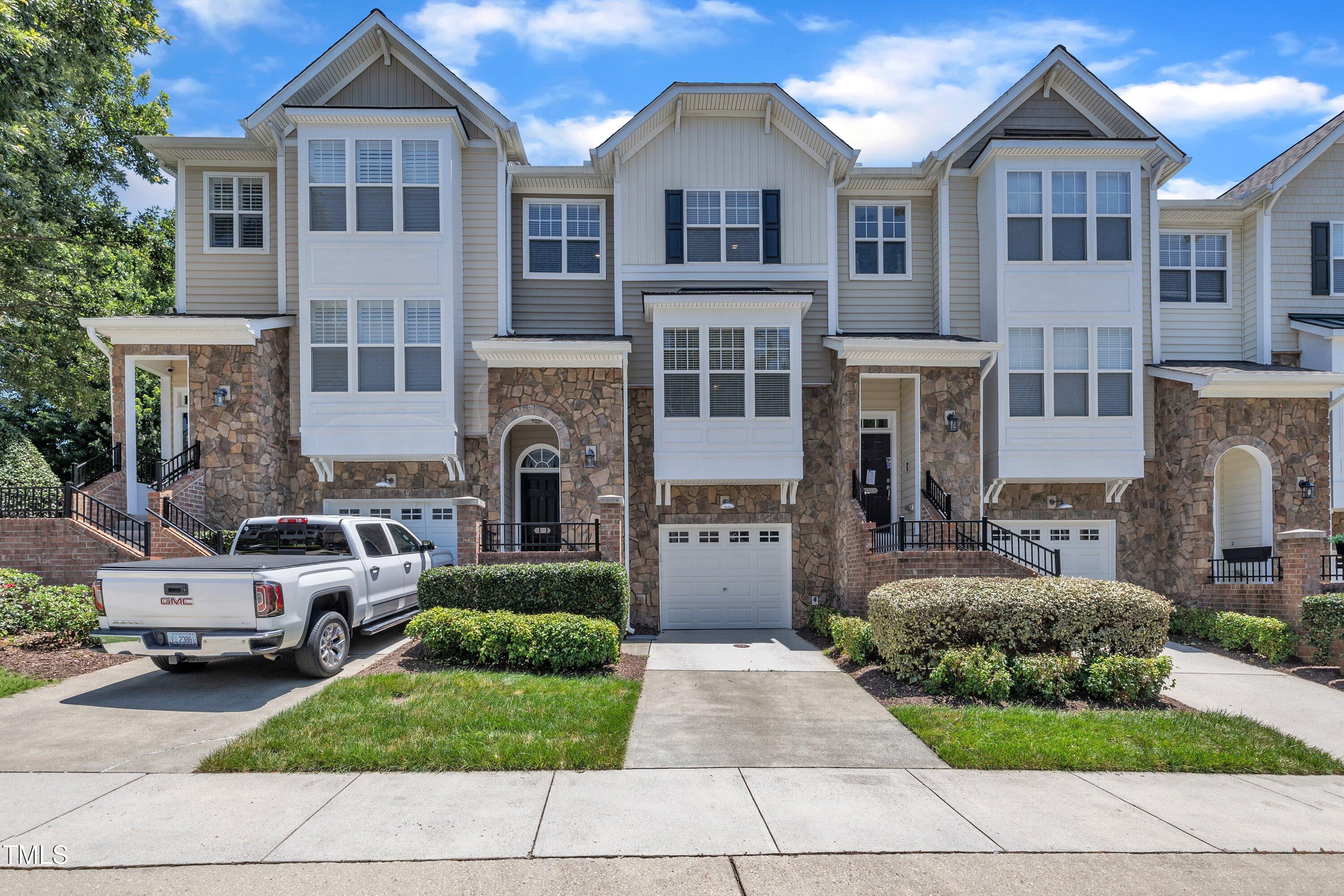 5824 Cameo Glass Way
