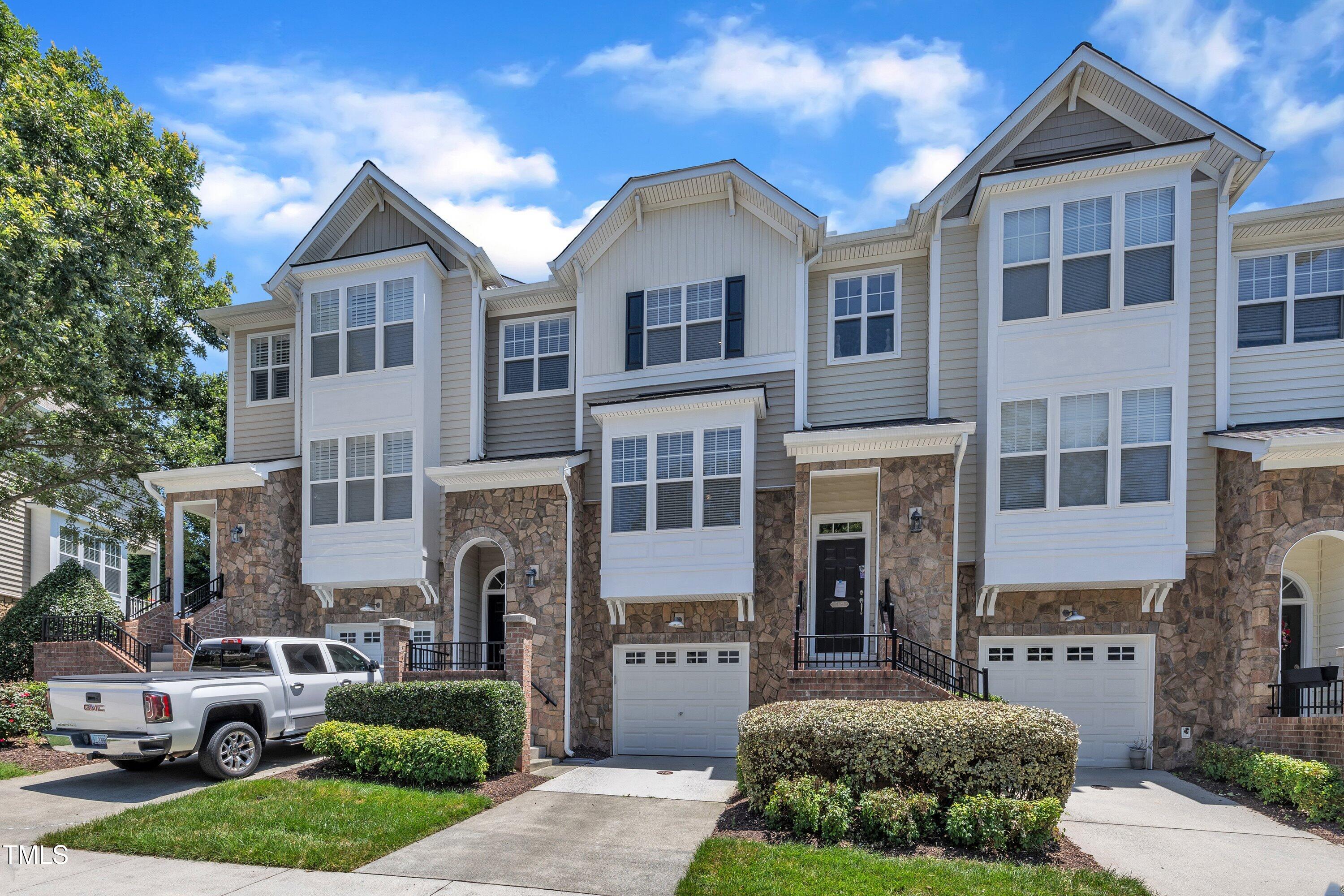 5824 Cameo Glass Way