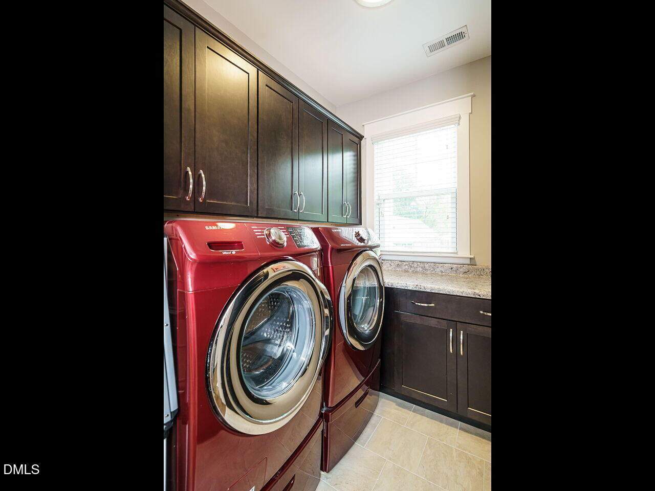 Raleigh, North Carolina 27601, United States, 4 Bedrooms Bedrooms, ,3 BathroomsBathrooms,Residential,Active,212077