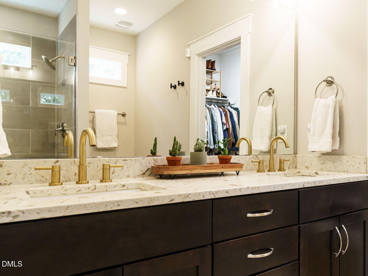 Raleigh, North Carolina 27601, United States, 4 Bedrooms Bedrooms, ,3 BathroomsBathrooms,Residential,Active,212077