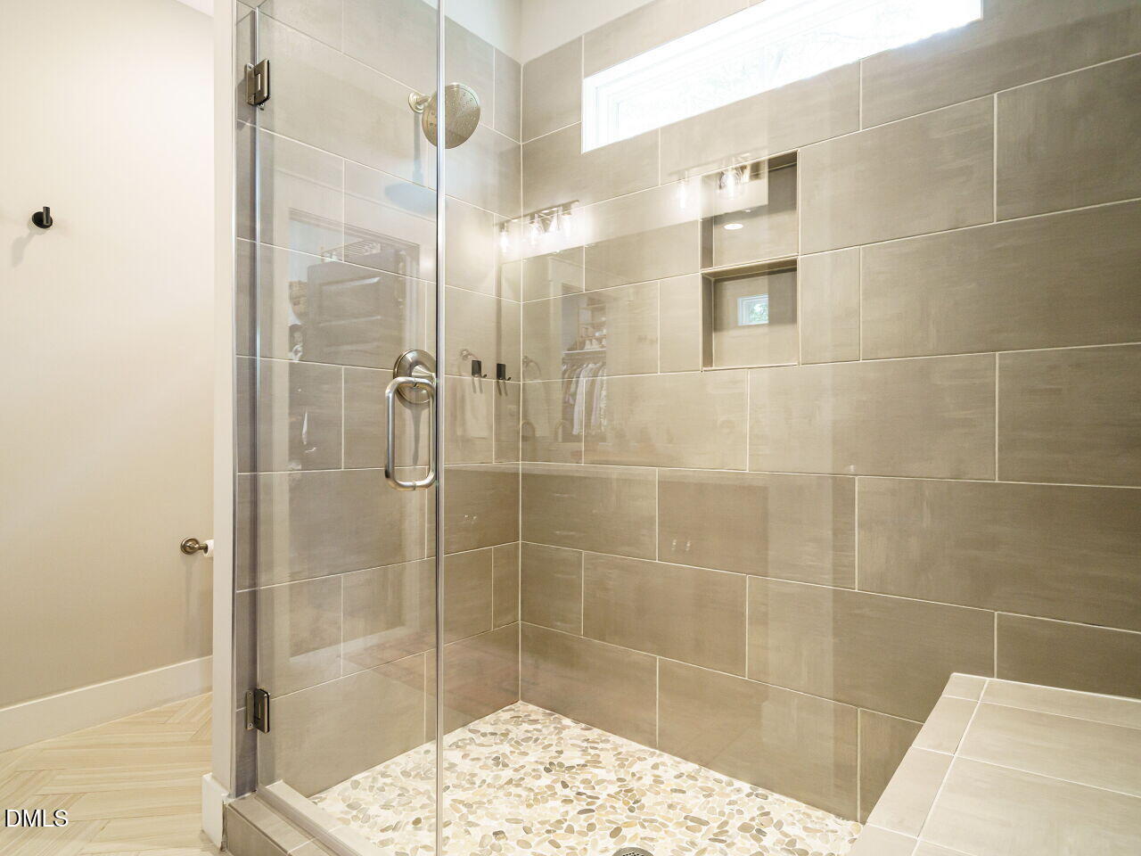 Raleigh, North Carolina 27601, United States, 4 Bedrooms Bedrooms, ,3 BathroomsBathrooms,Residential,Active,212077