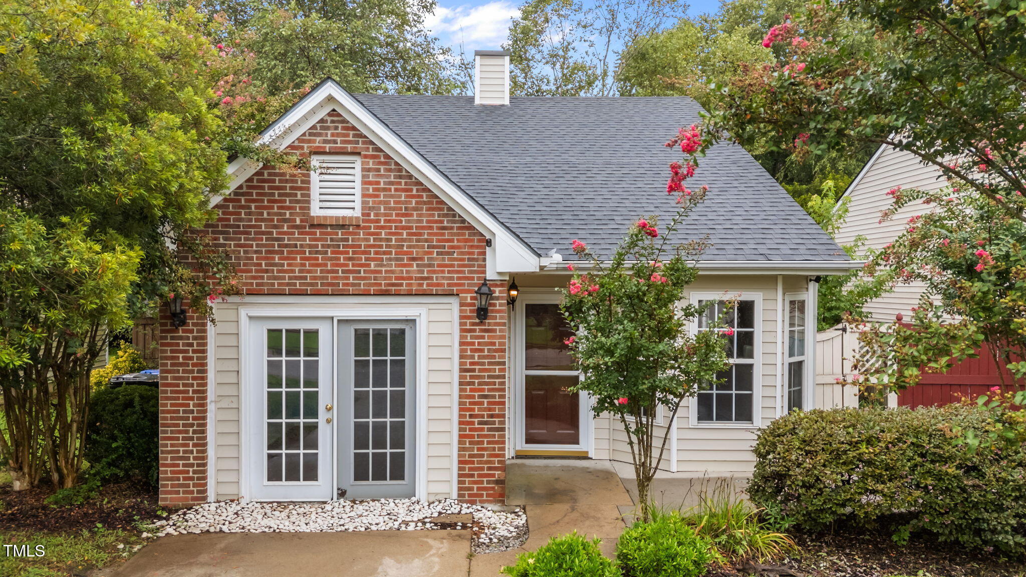 2414 Winding Creek Drive SW