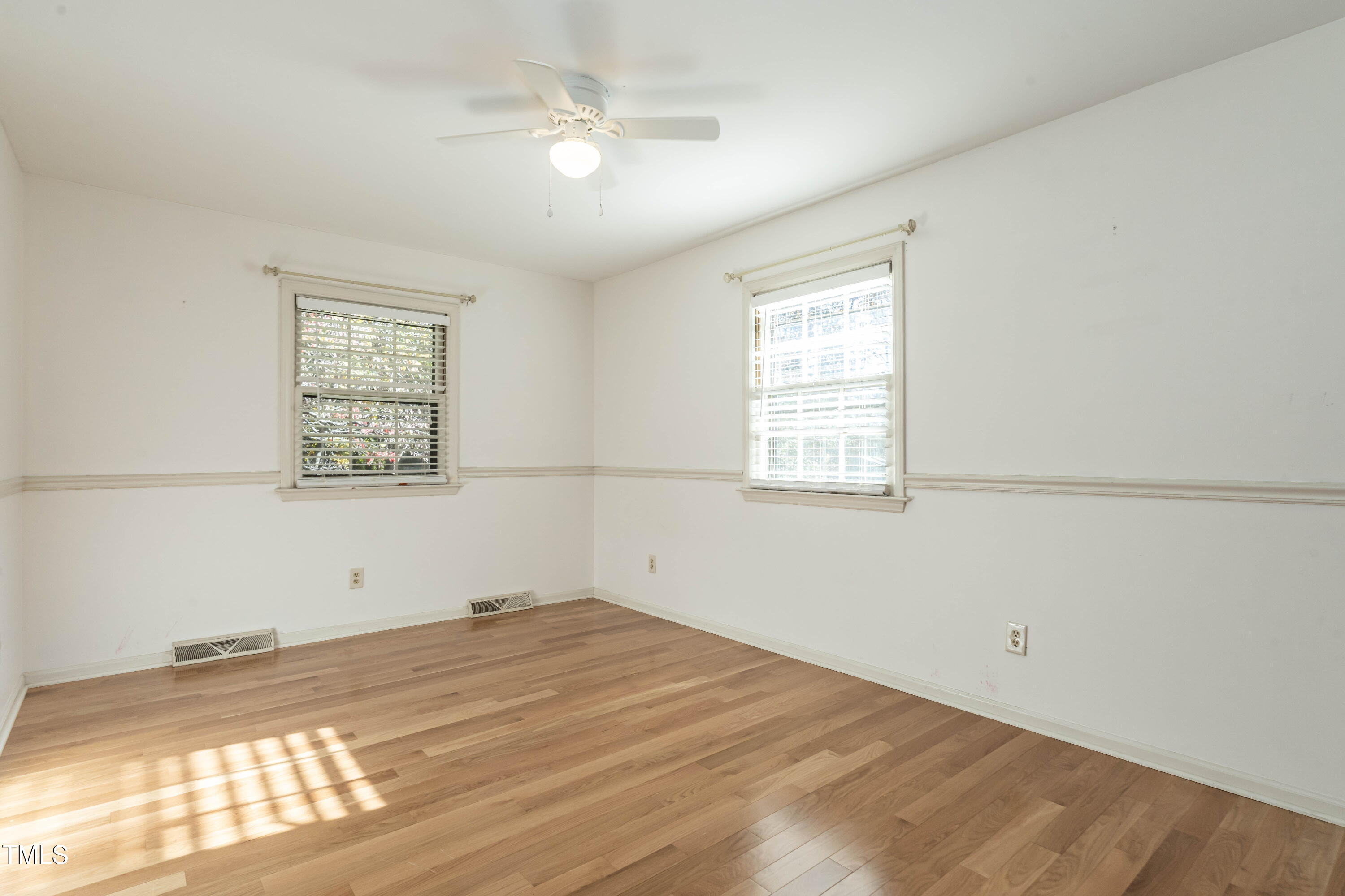 Raleigh, North Carolina 27609, United States, 3 Bedrooms Bedrooms, ,2 BathroomsBathrooms,Residential,Pending,30900