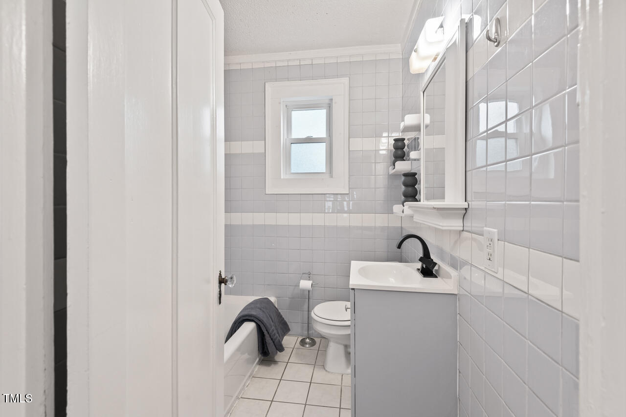 Durham, North Carolina 27705, United States, 2 Bedrooms Bedrooms, ,1 BathroomBathrooms,Residential,Pending,116755