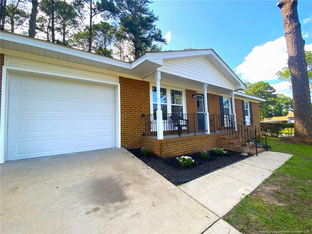 704 Edgehill Road