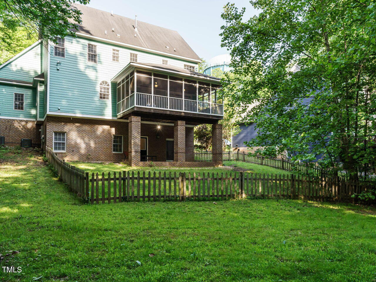 816 Roanoke Drive