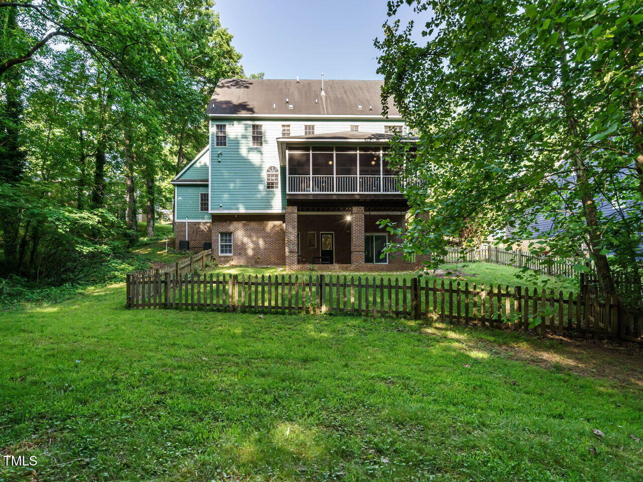 816 Roanoke Drive