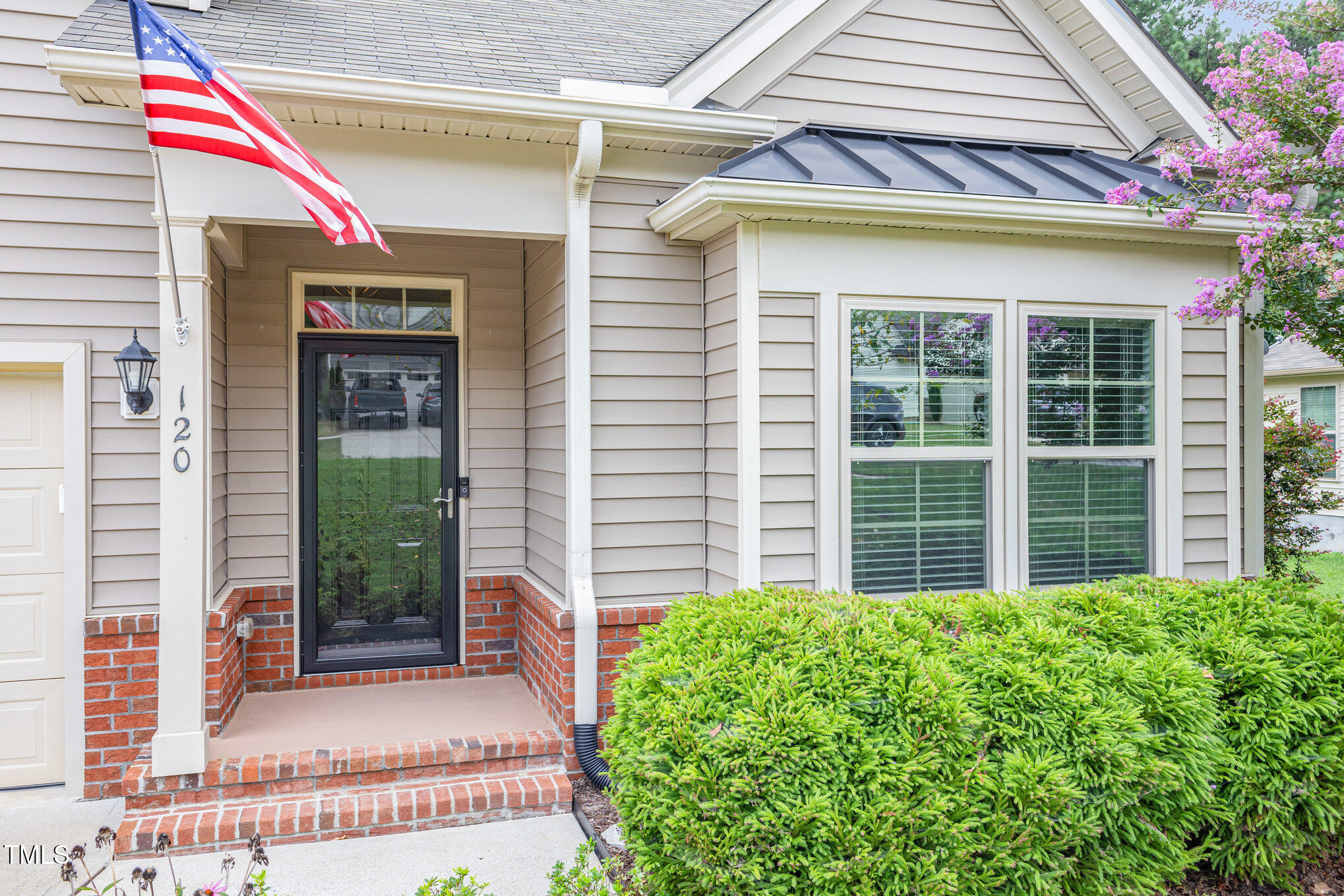 120 Sutherland Drive