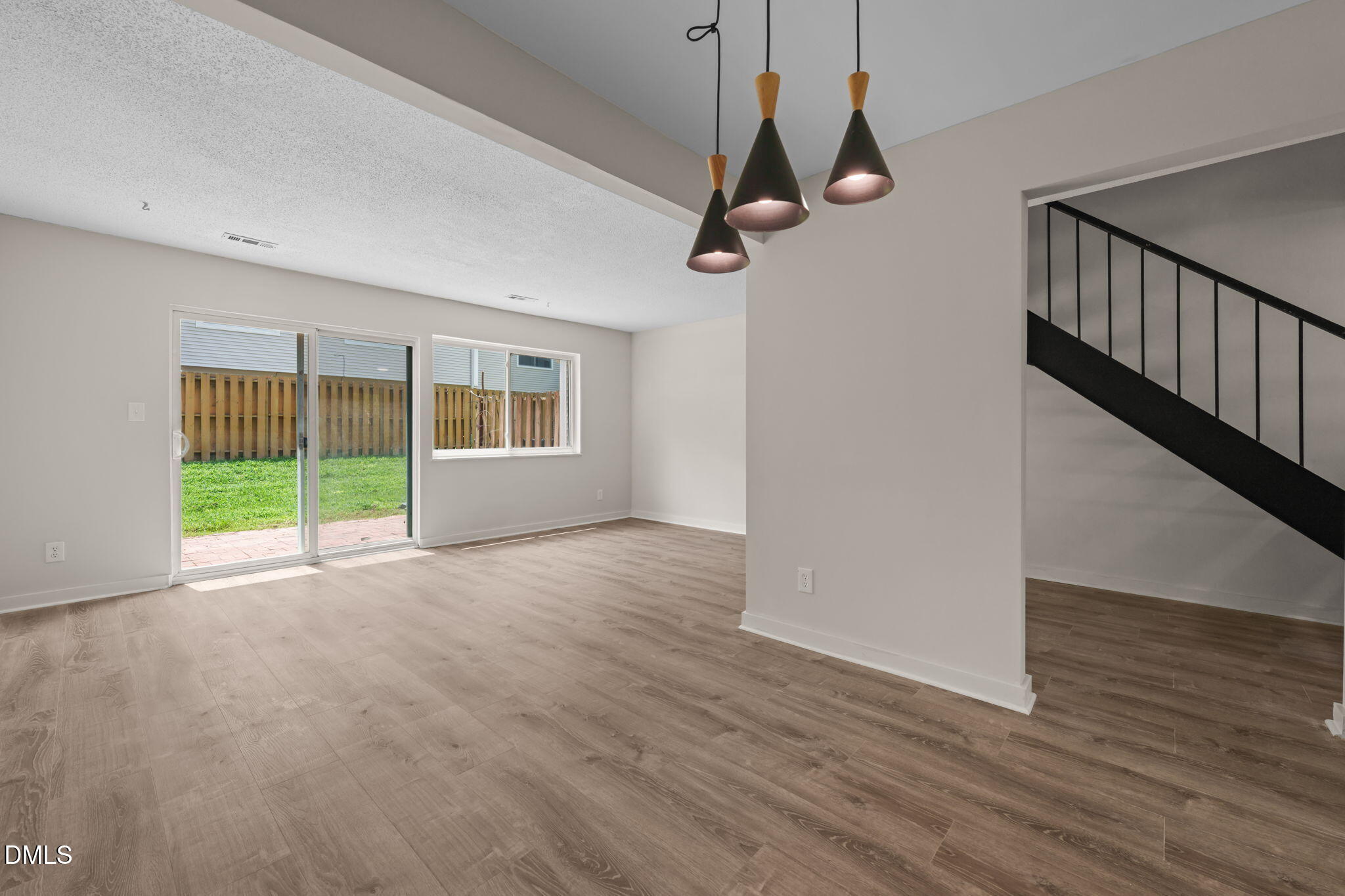 220 Elizabeth Street Apt E4