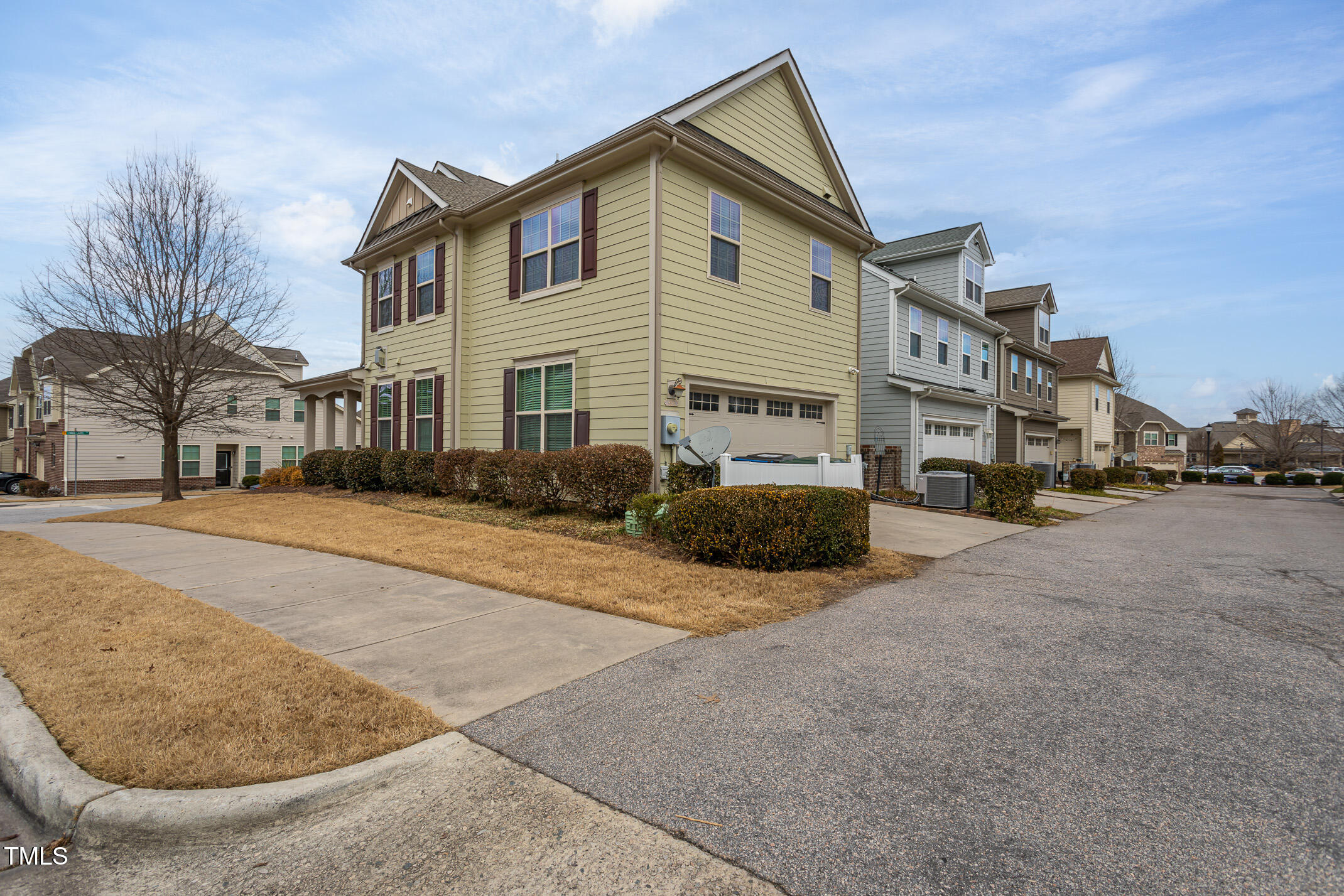 Raleigh, North Carolina 27617, United States, 3 Bedrooms Bedrooms, ,3 BathroomsBathrooms,Residential,Pending,11978