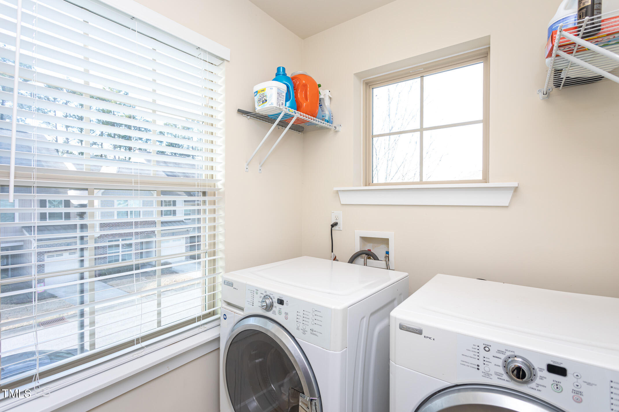 Raleigh, North Carolina 27617, United States, 3 Bedrooms Bedrooms, ,3 BathroomsBathrooms,Residential,Pending,11978