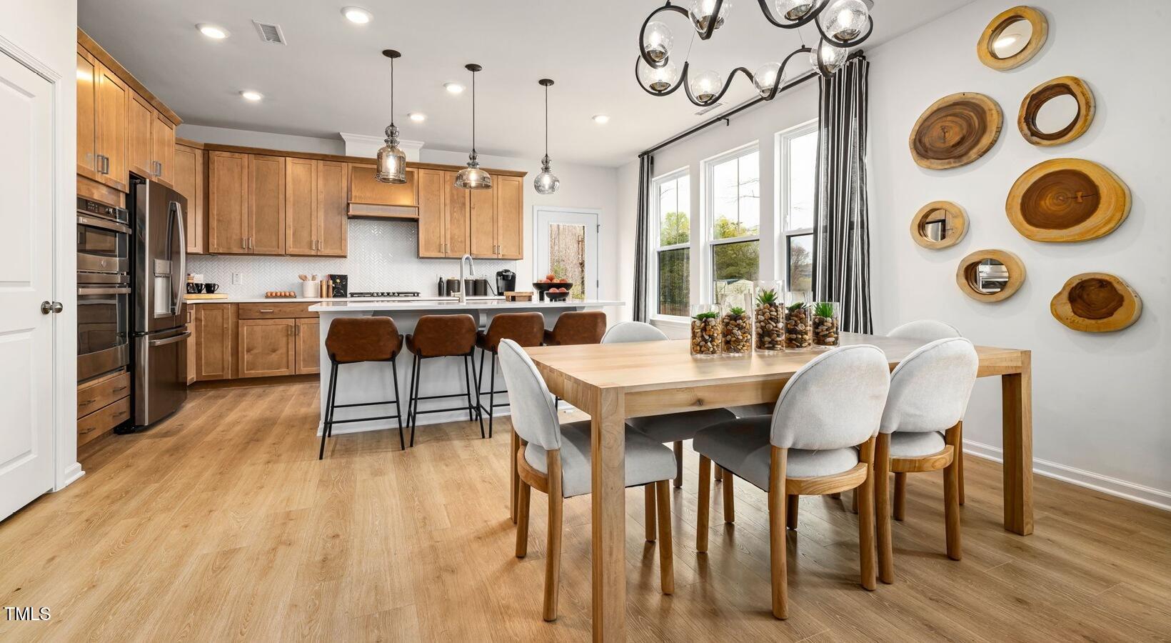 Raleigh, North Carolina 27612, United States, 2 Bedrooms Bedrooms, ,3 BathroomsBathrooms,Residential,Active,220101