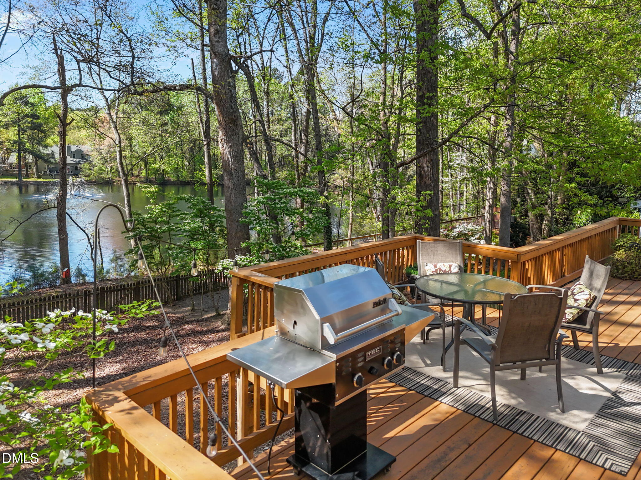 2633 Ridgewell Court