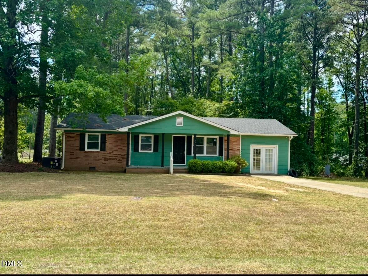 231 Pineland Avenue, Clayton, NC, 27520