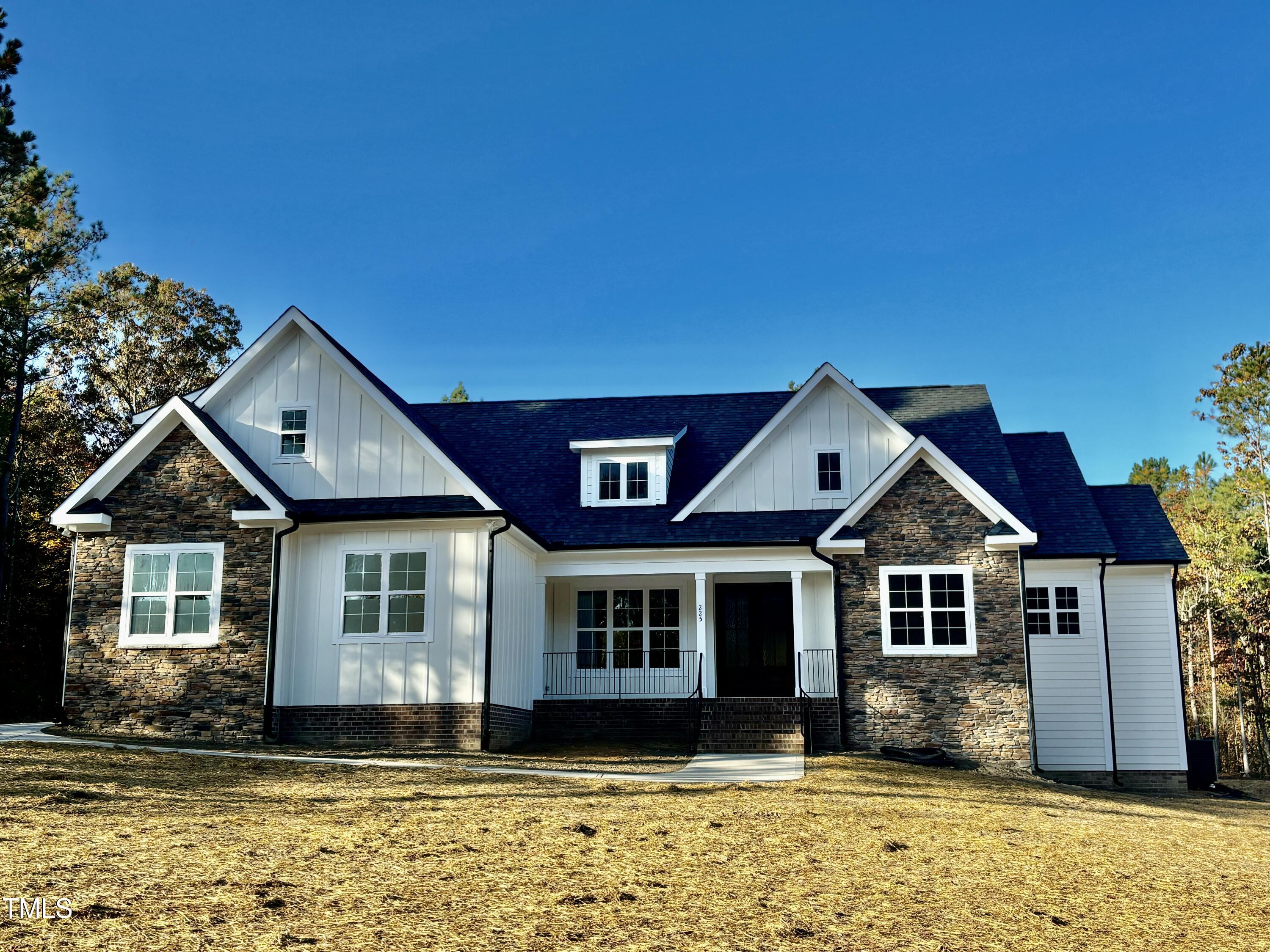 225 Whistlers Cove