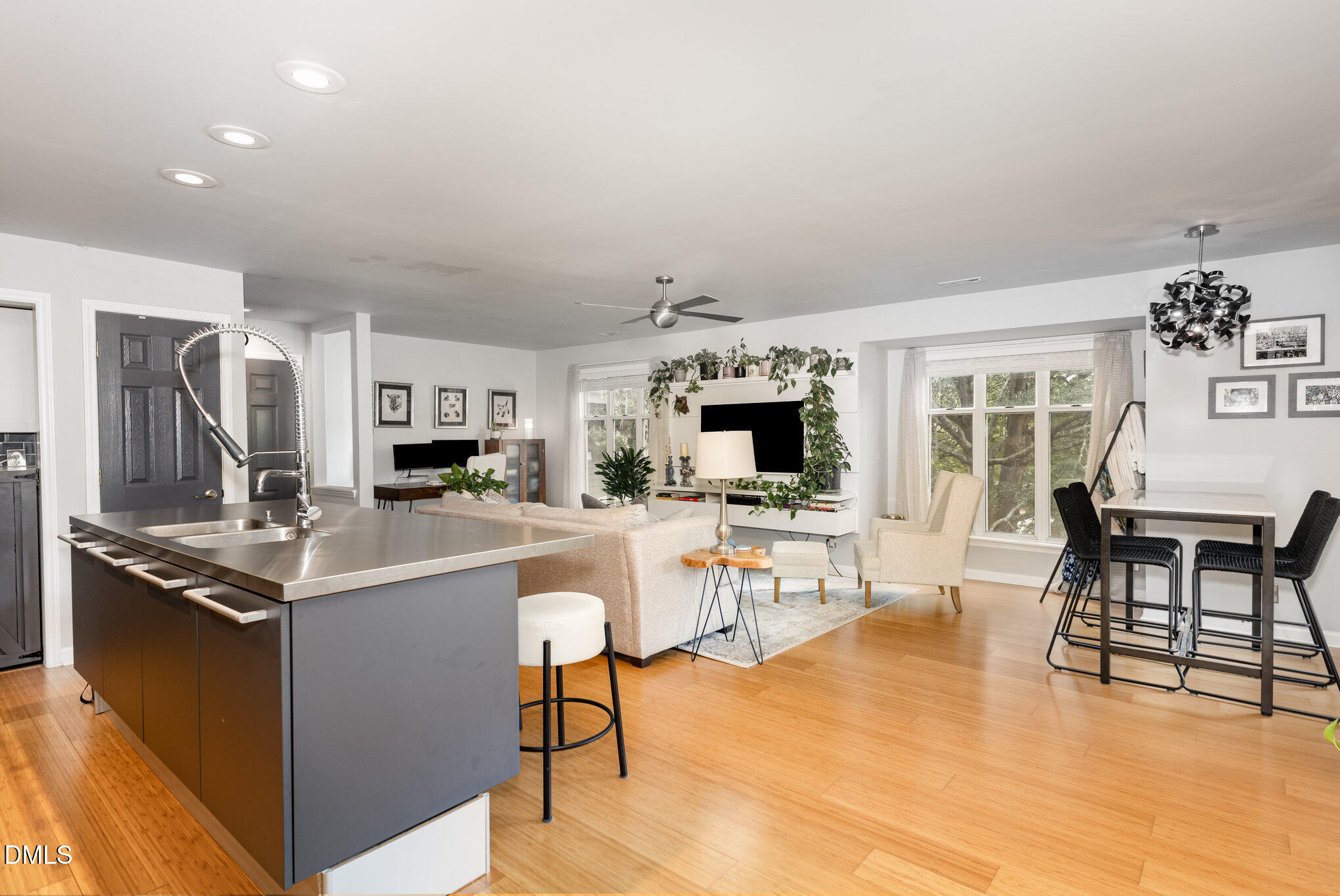 1011 Nicholwood Drive 301