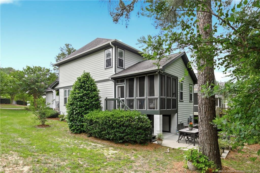 10 Falconridge Drive