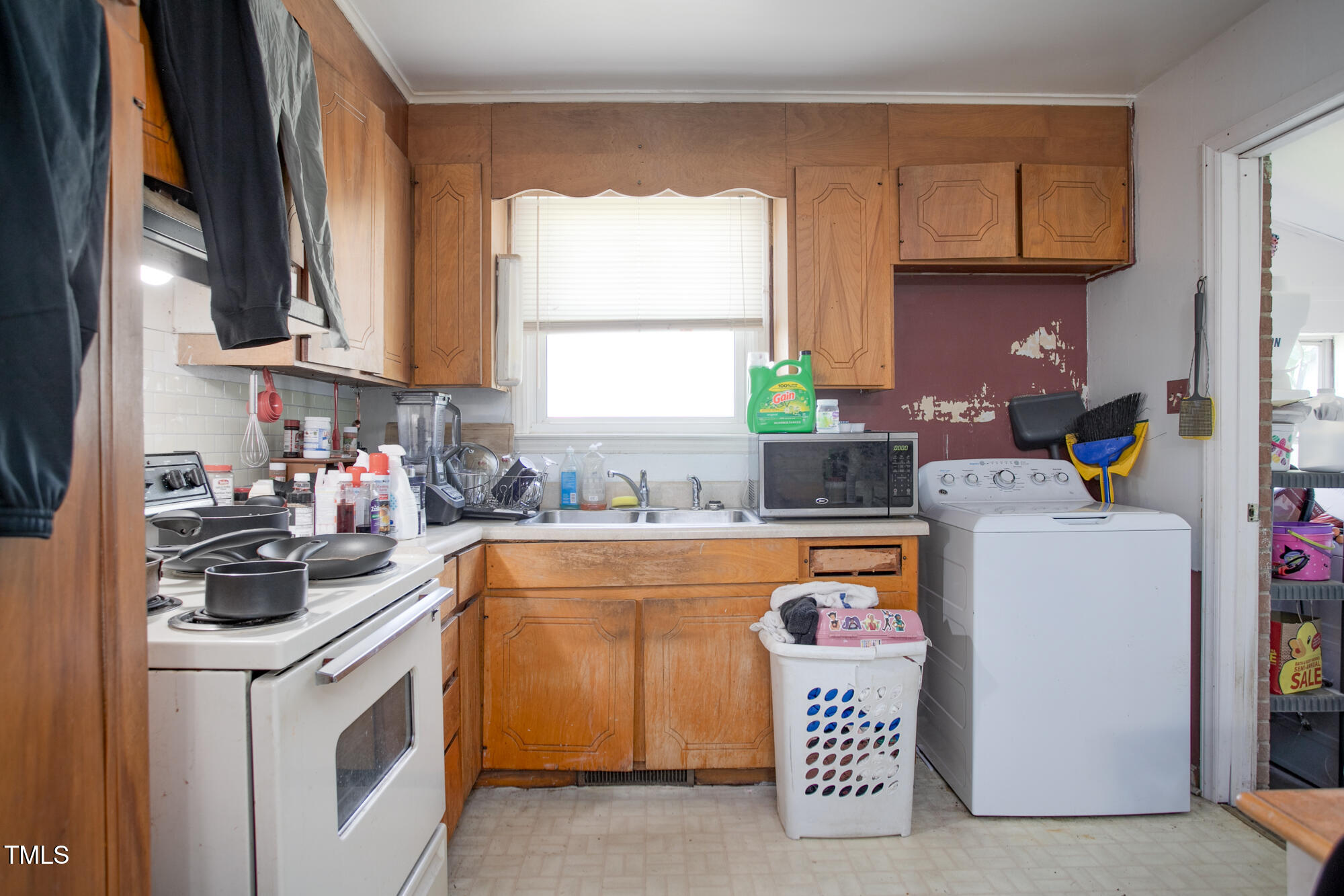 709 Abington Drive