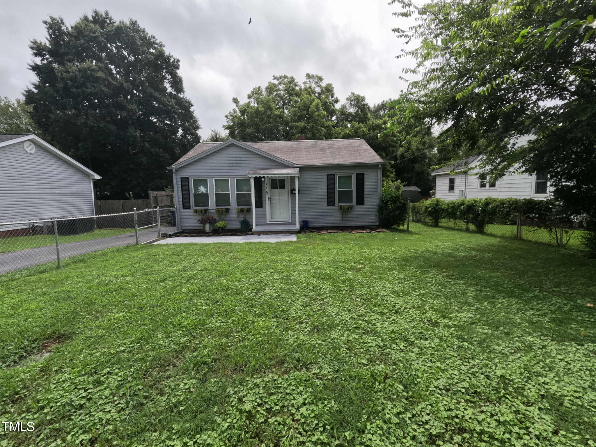 407 Moser Street