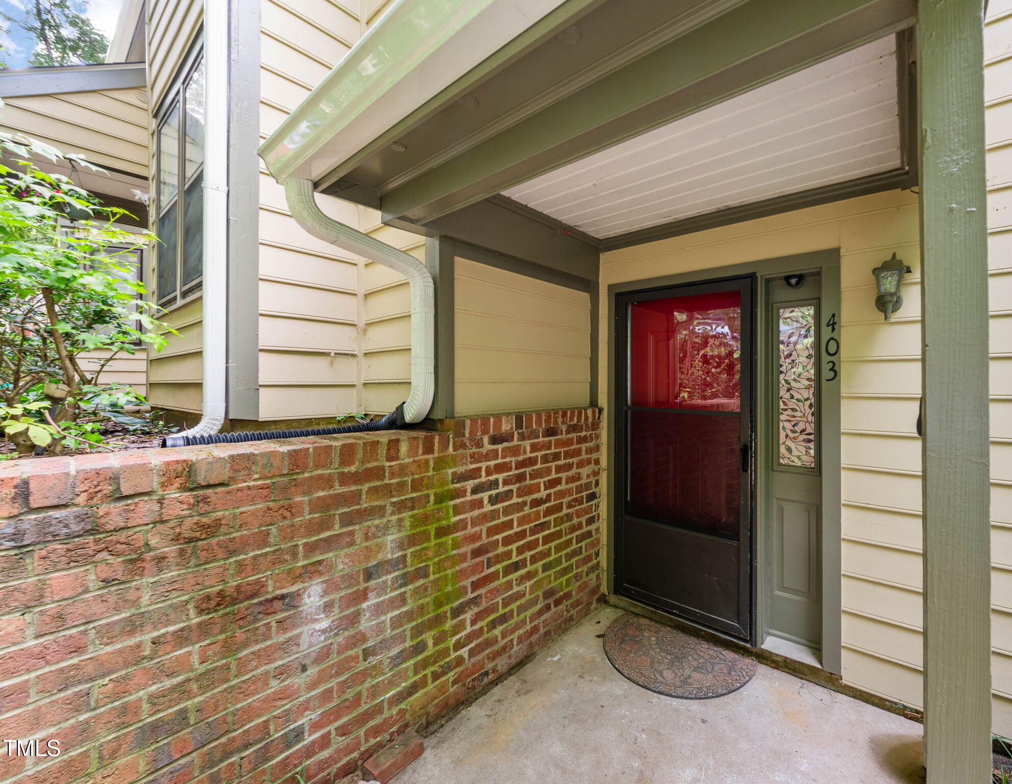 403 Broad Leaf Circle