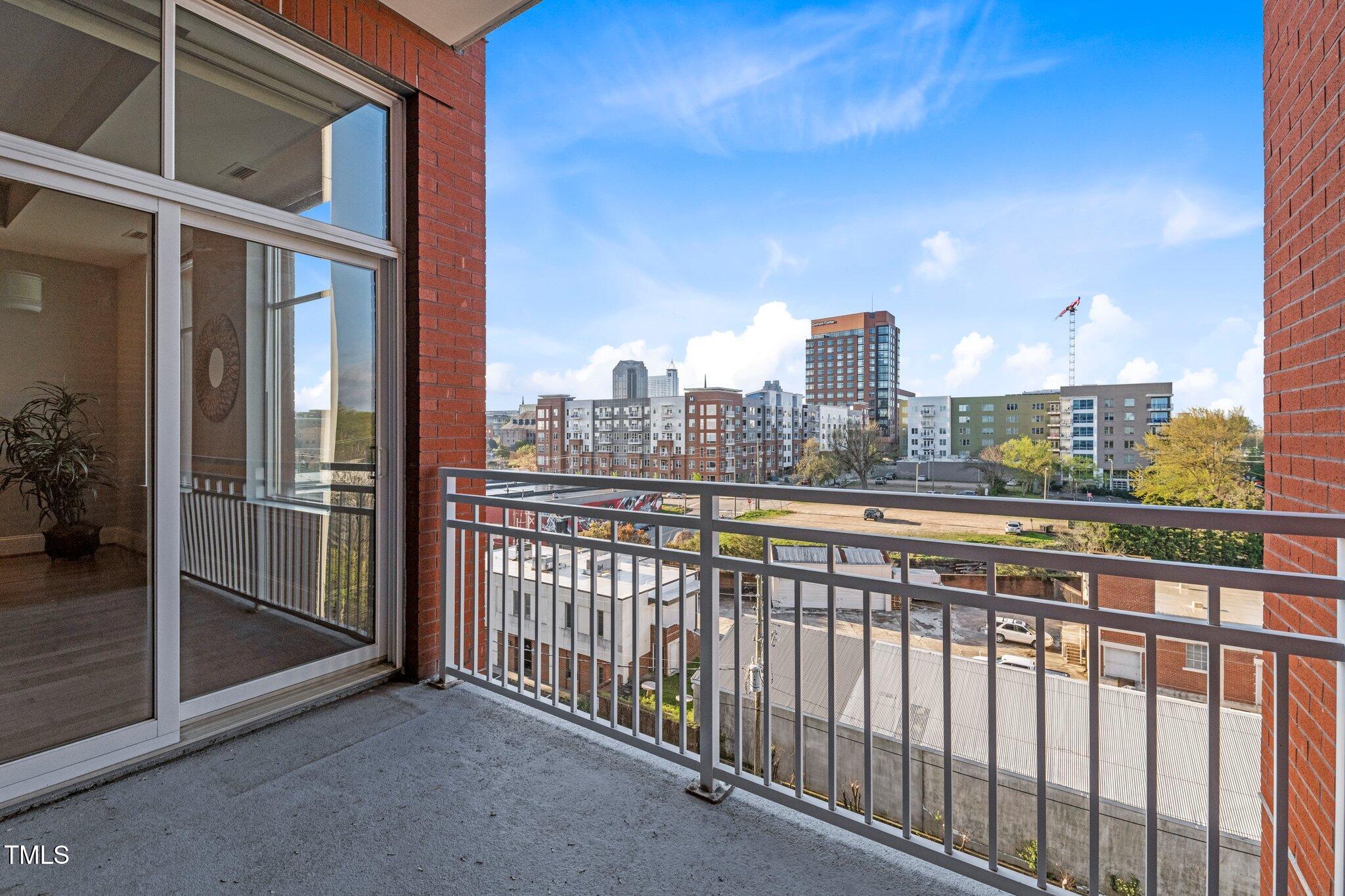 400 W North Street 702