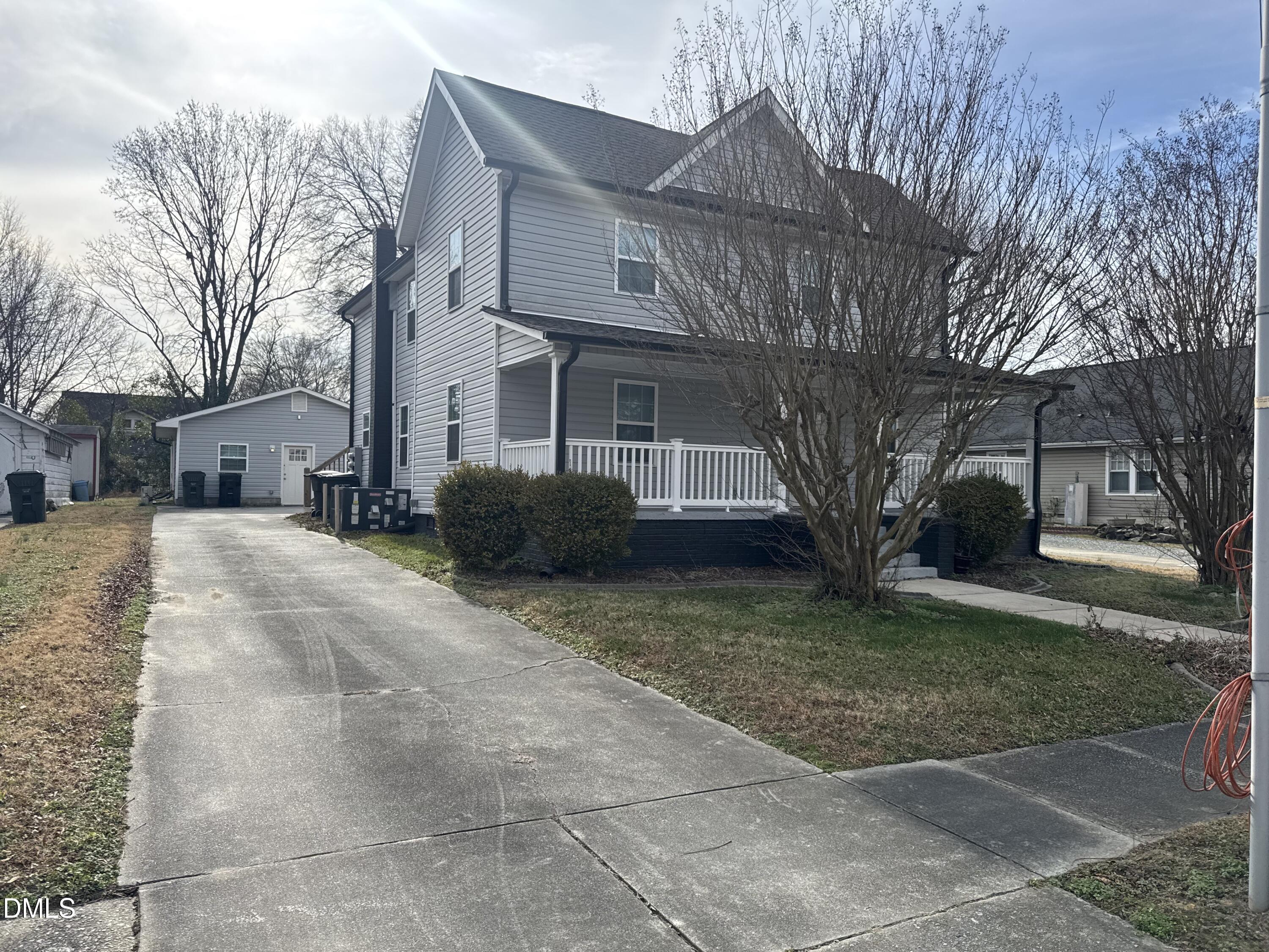 909 Washington Street