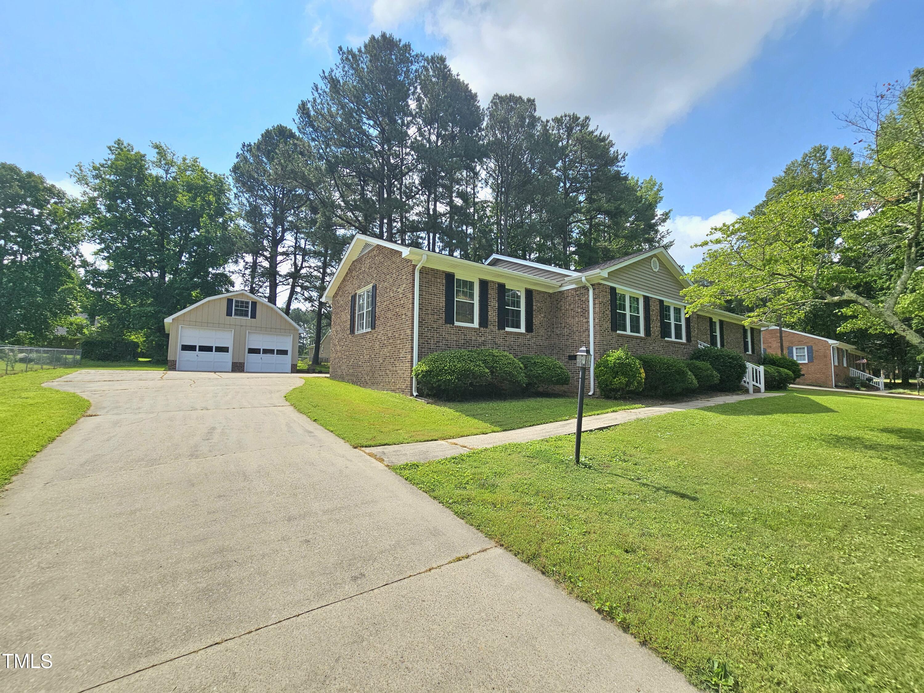 112 Saddletree Road