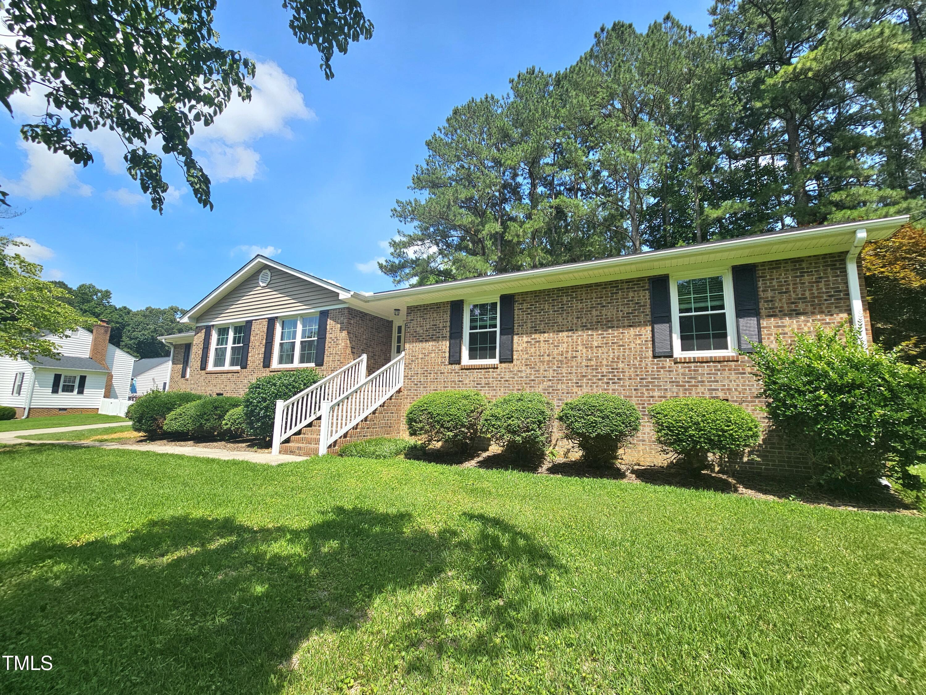 112 Saddletree Road