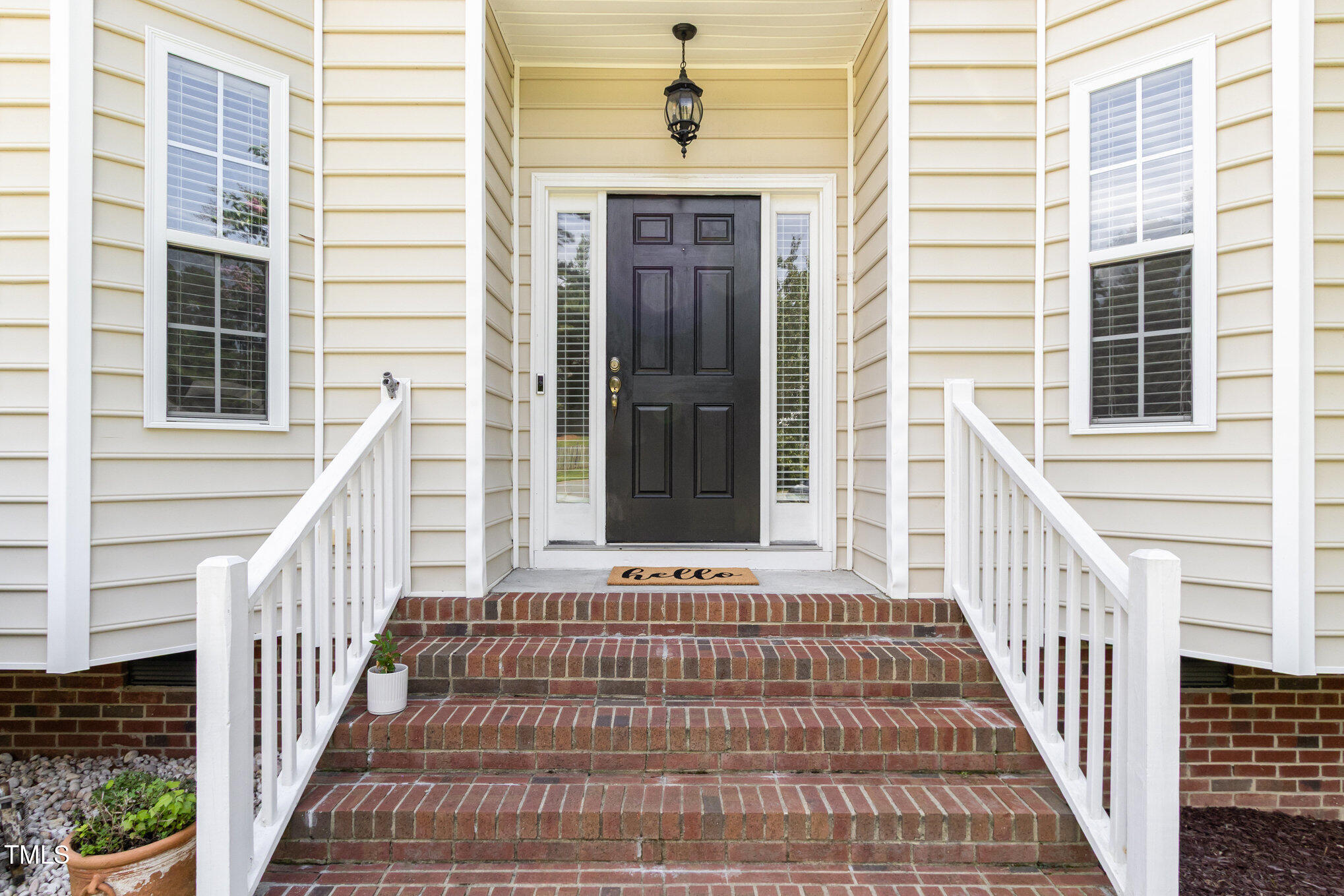 106 Teak Circle