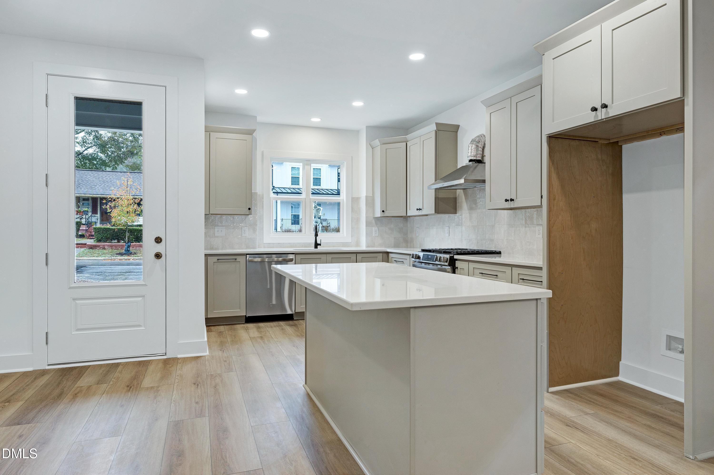 1420 Joe Lewis Avenue