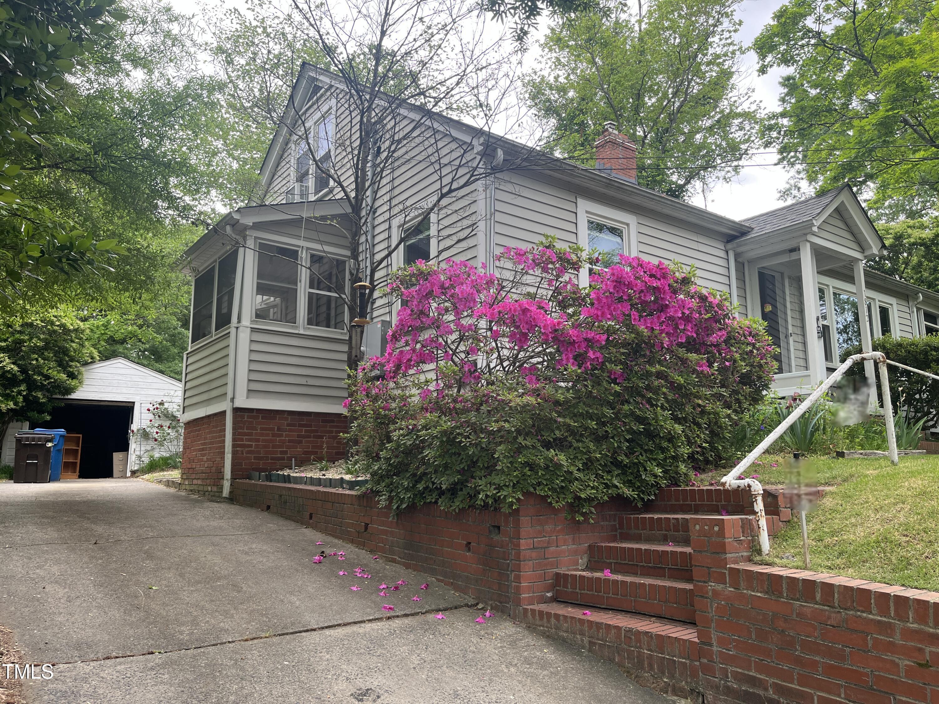 1812 House Avenue
