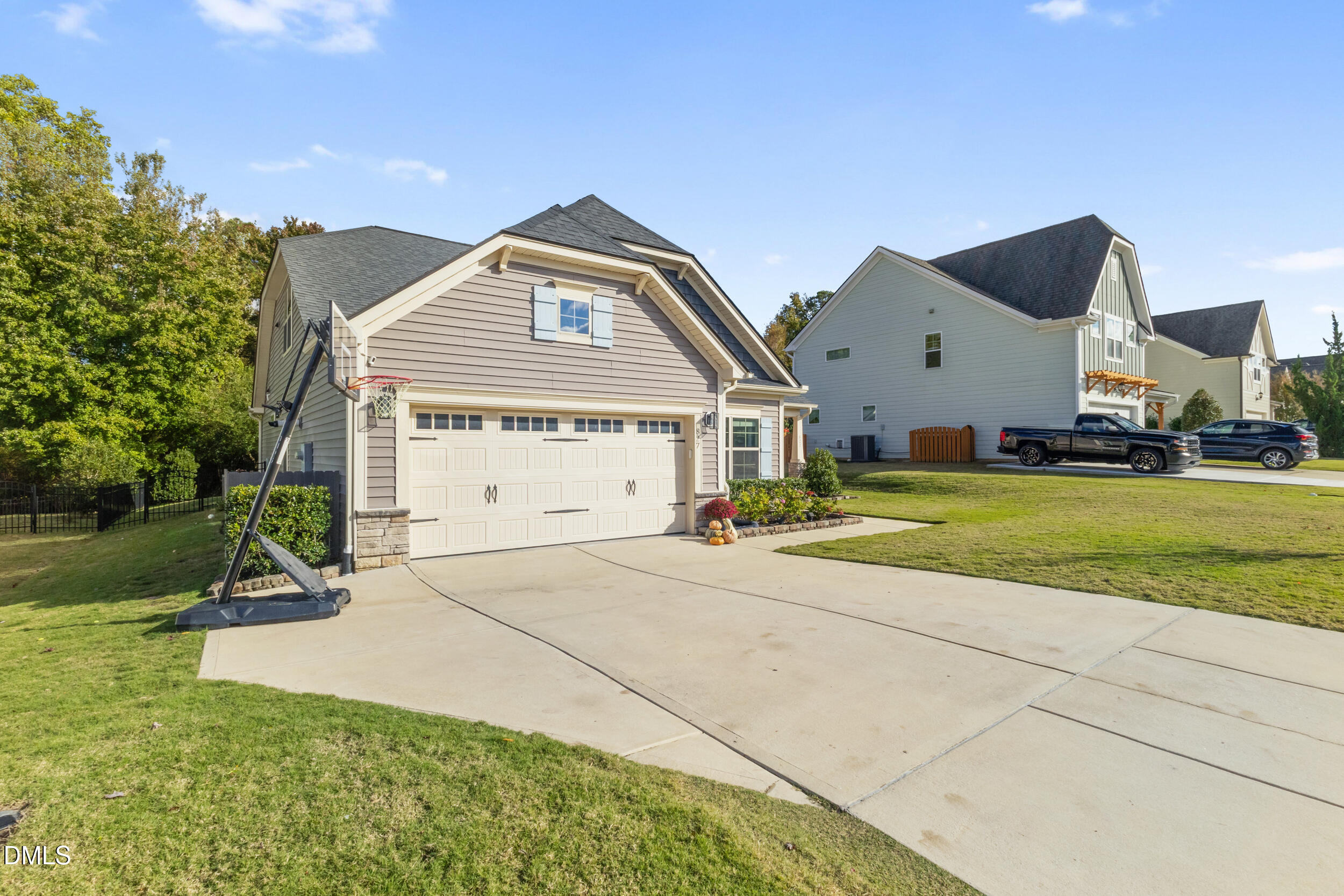 827 Tupelo Glen Court