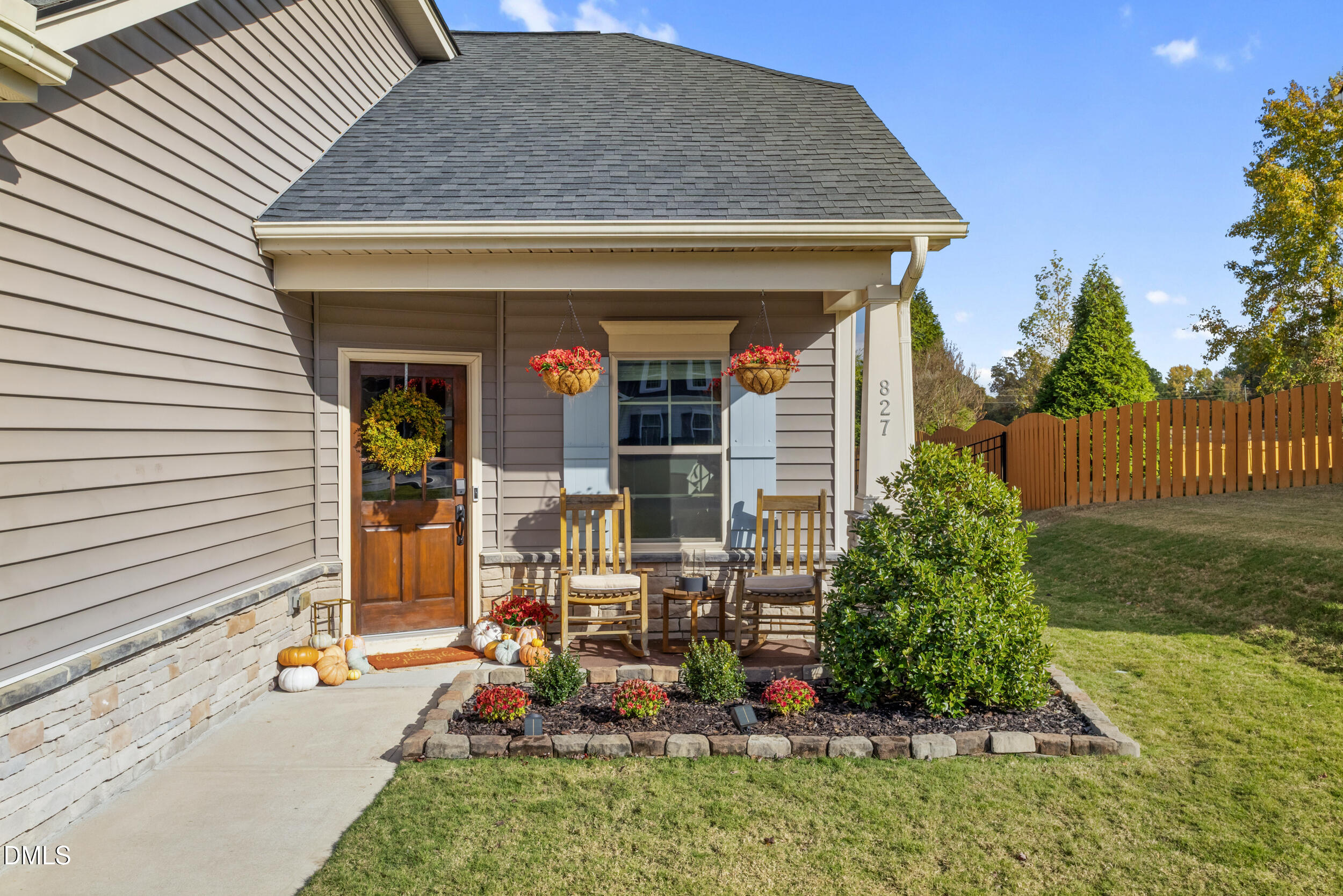 827 Tupelo Glen Court