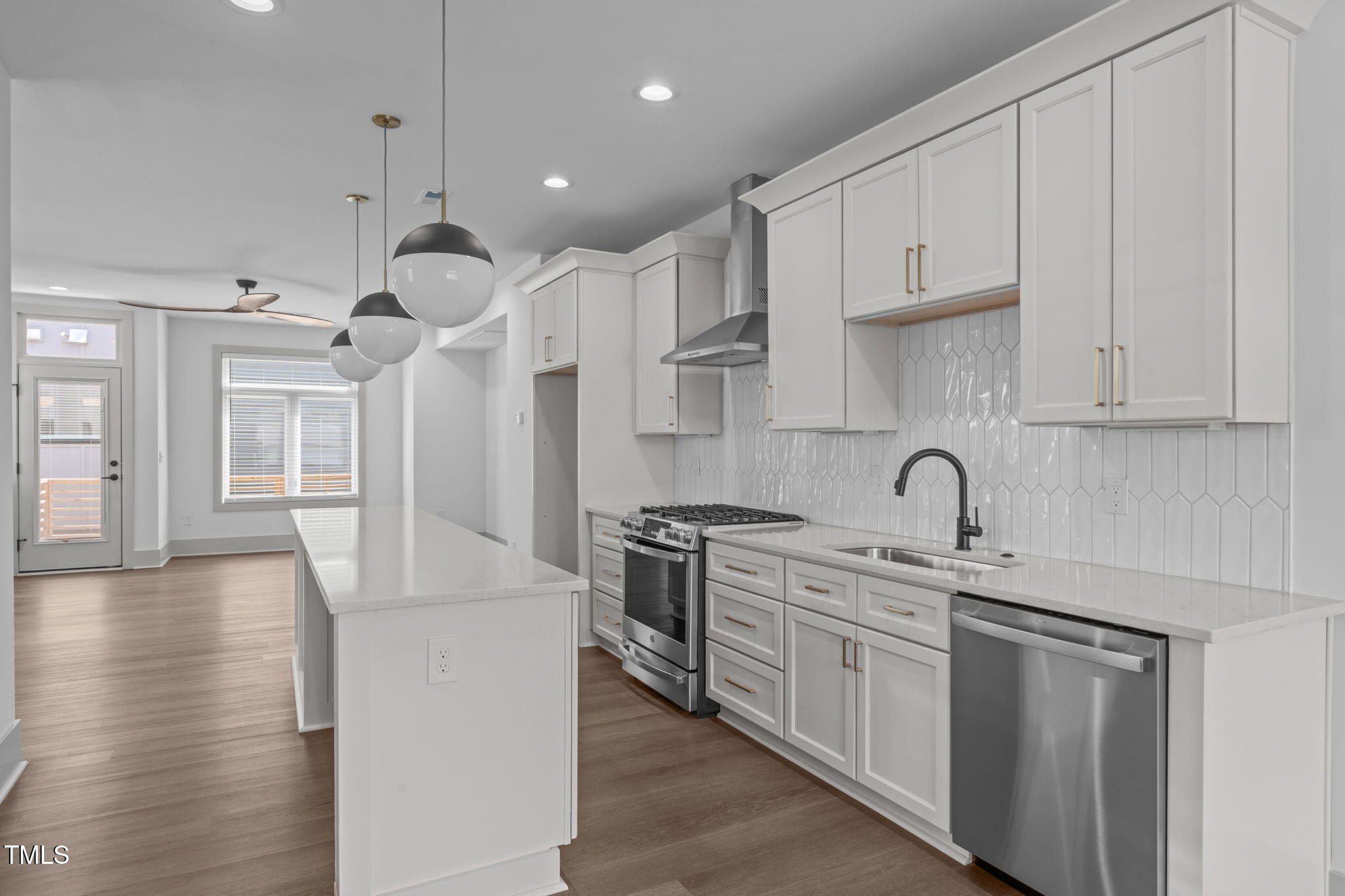 1000 Addison Place 102