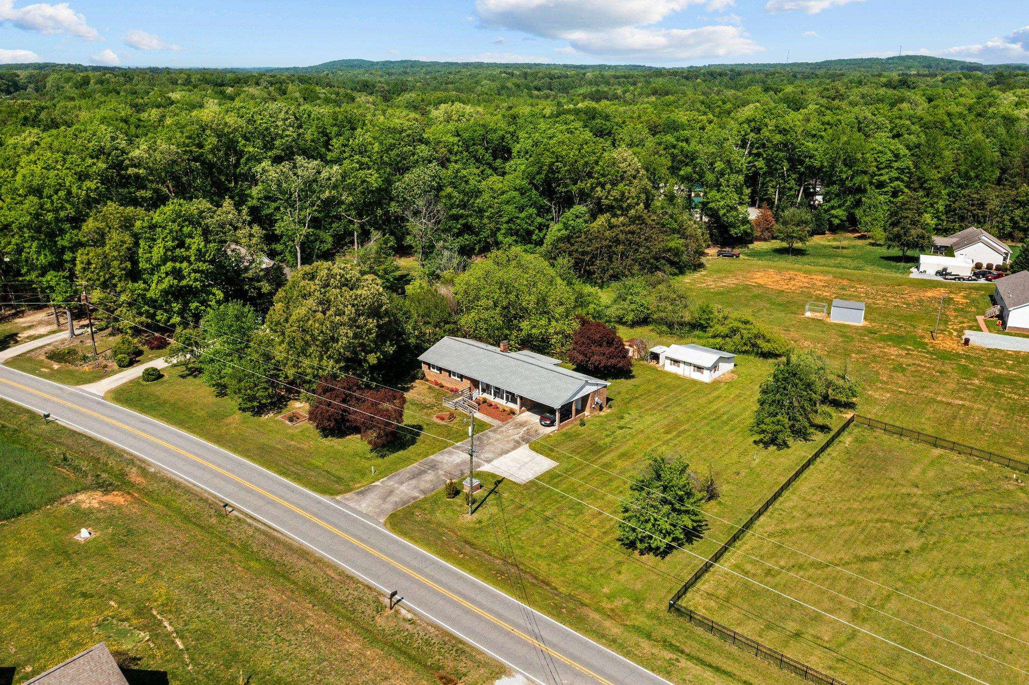 Photo 12 of 27 of 2255 Blalock Dairy Road house