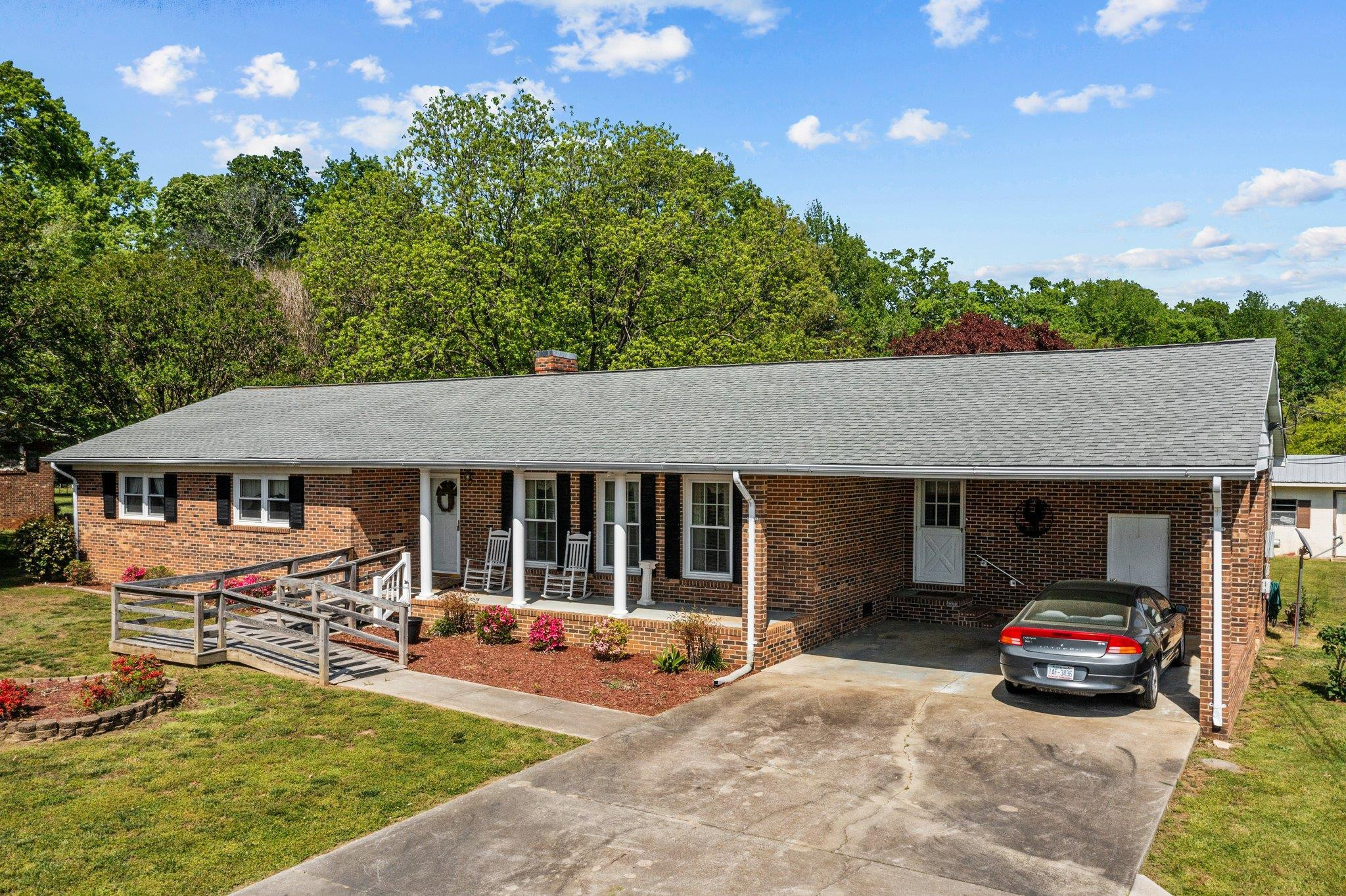 Photo 10 of 27 of 2255 Blalock Dairy Road house