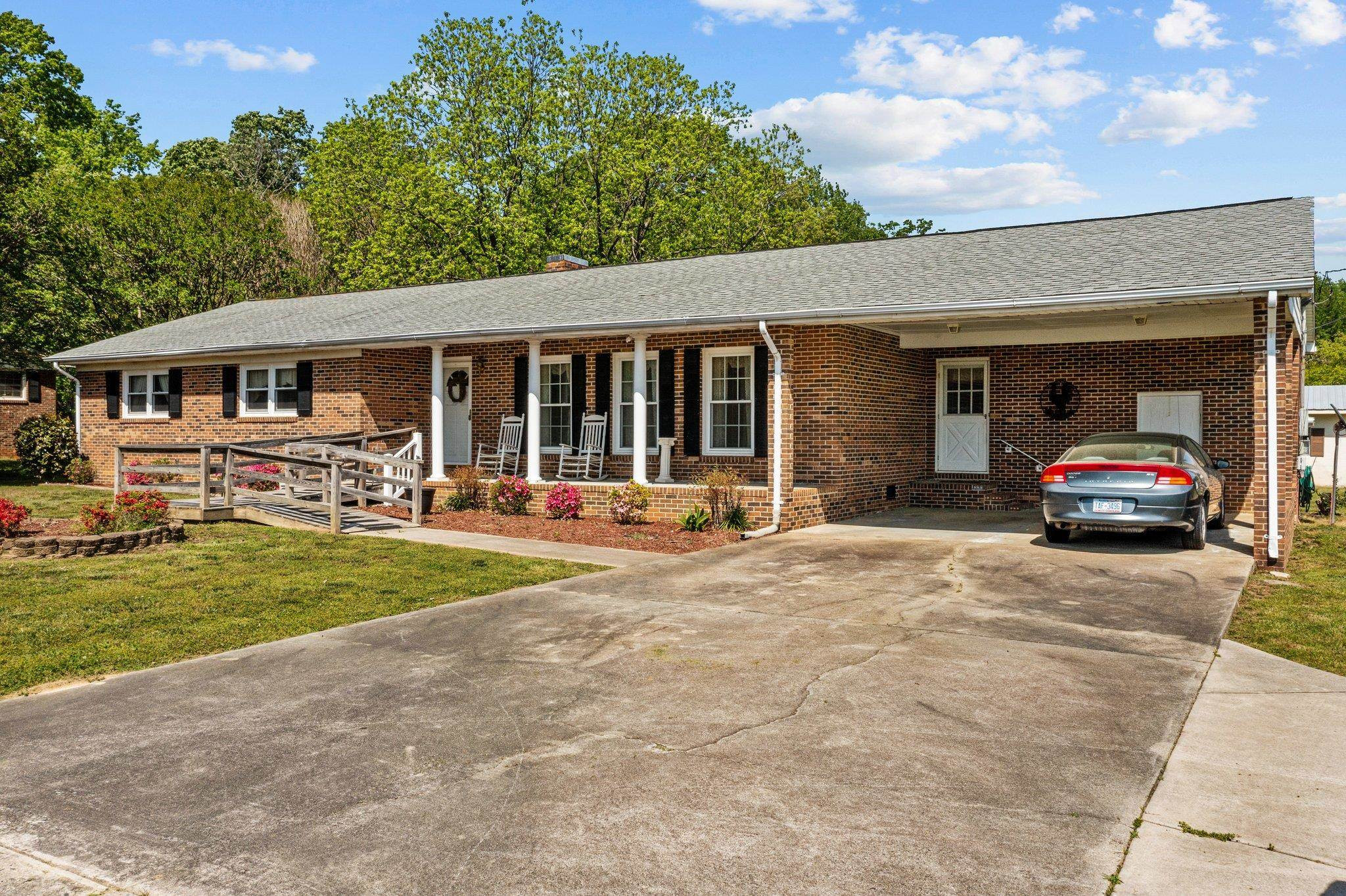 Photo 2 of 27 of 2255 Blalock Dairy Road house