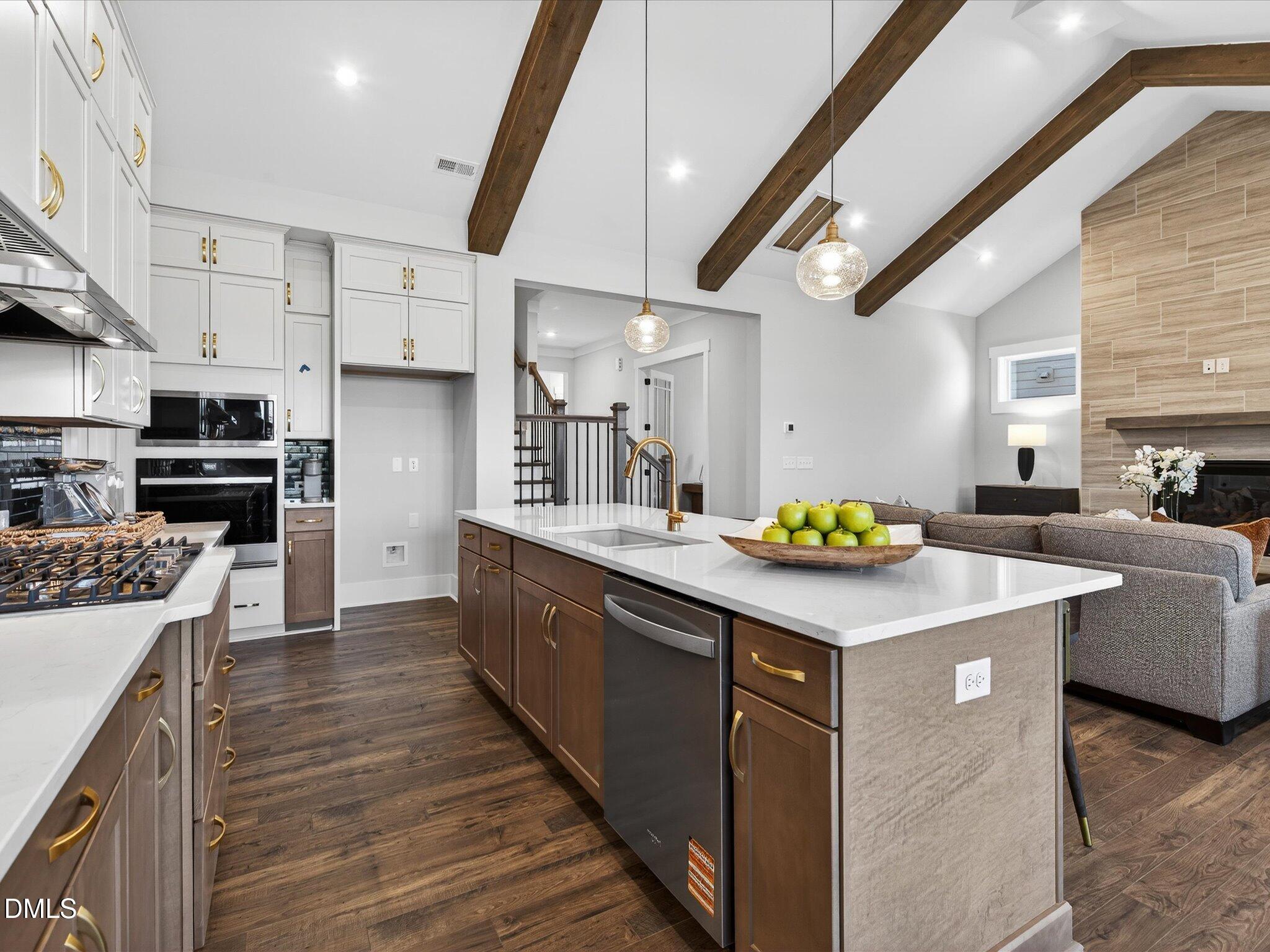 95 Turning Leaf Court