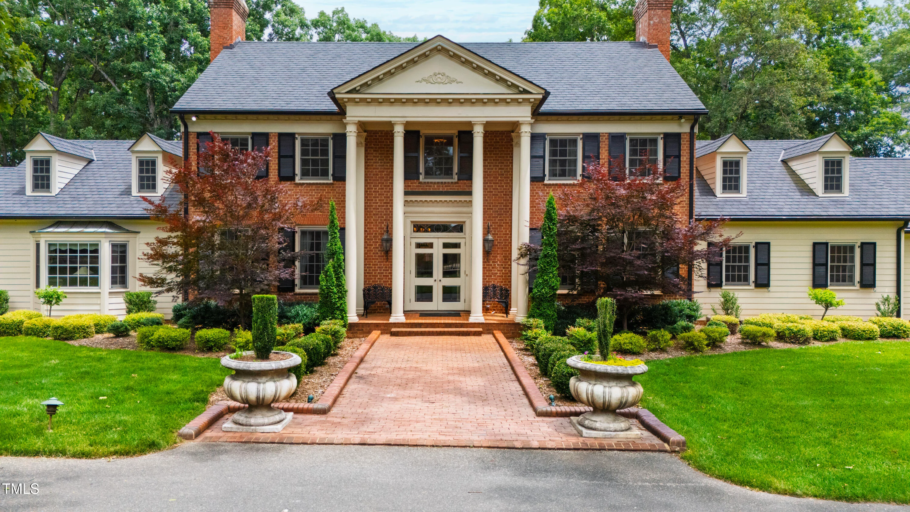 820 Kenmore Road