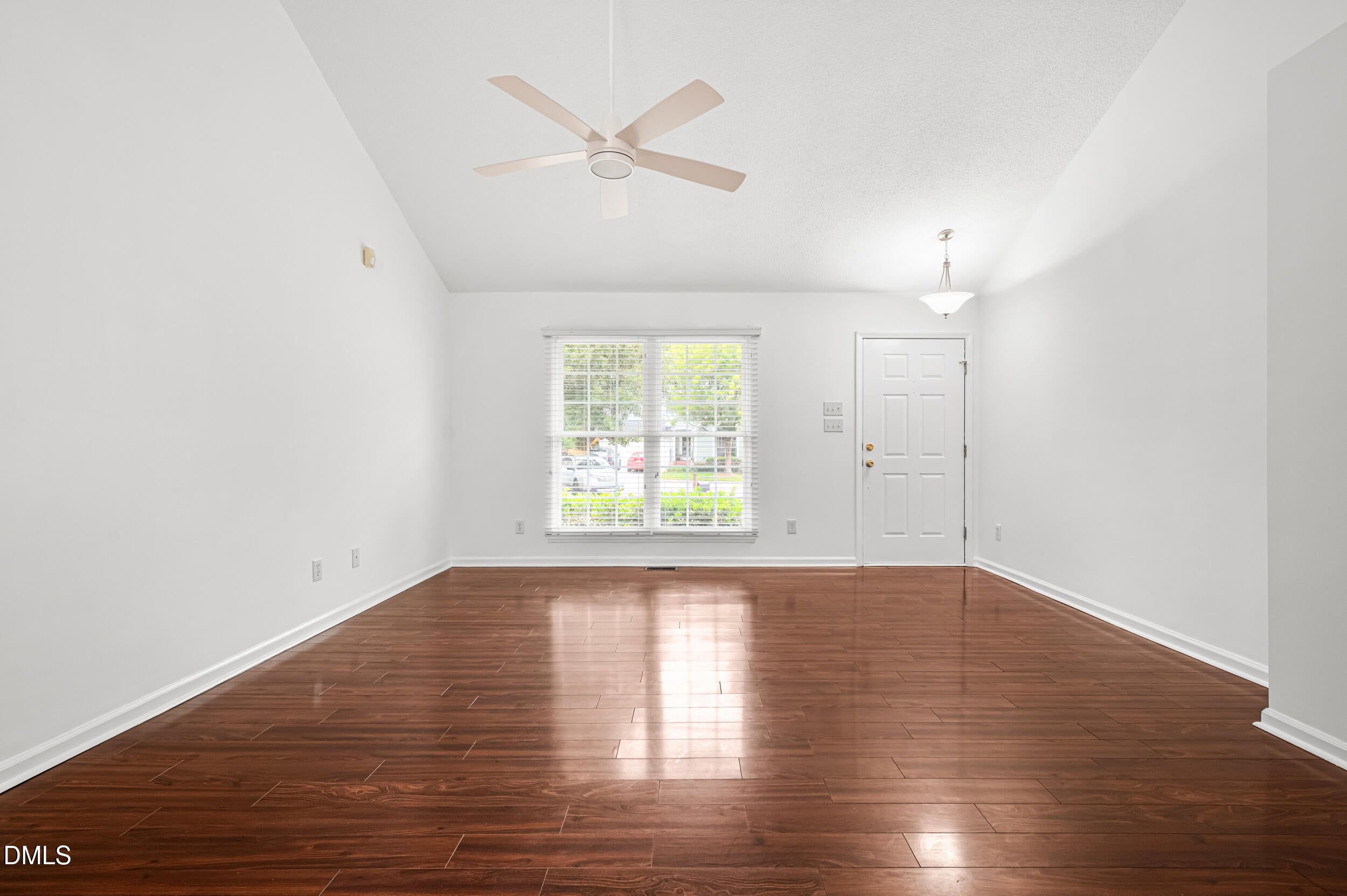 102 Glensford Way