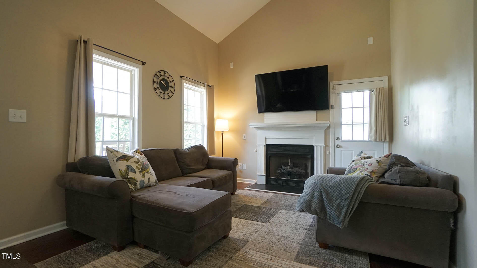 3709 Fan Palm Court