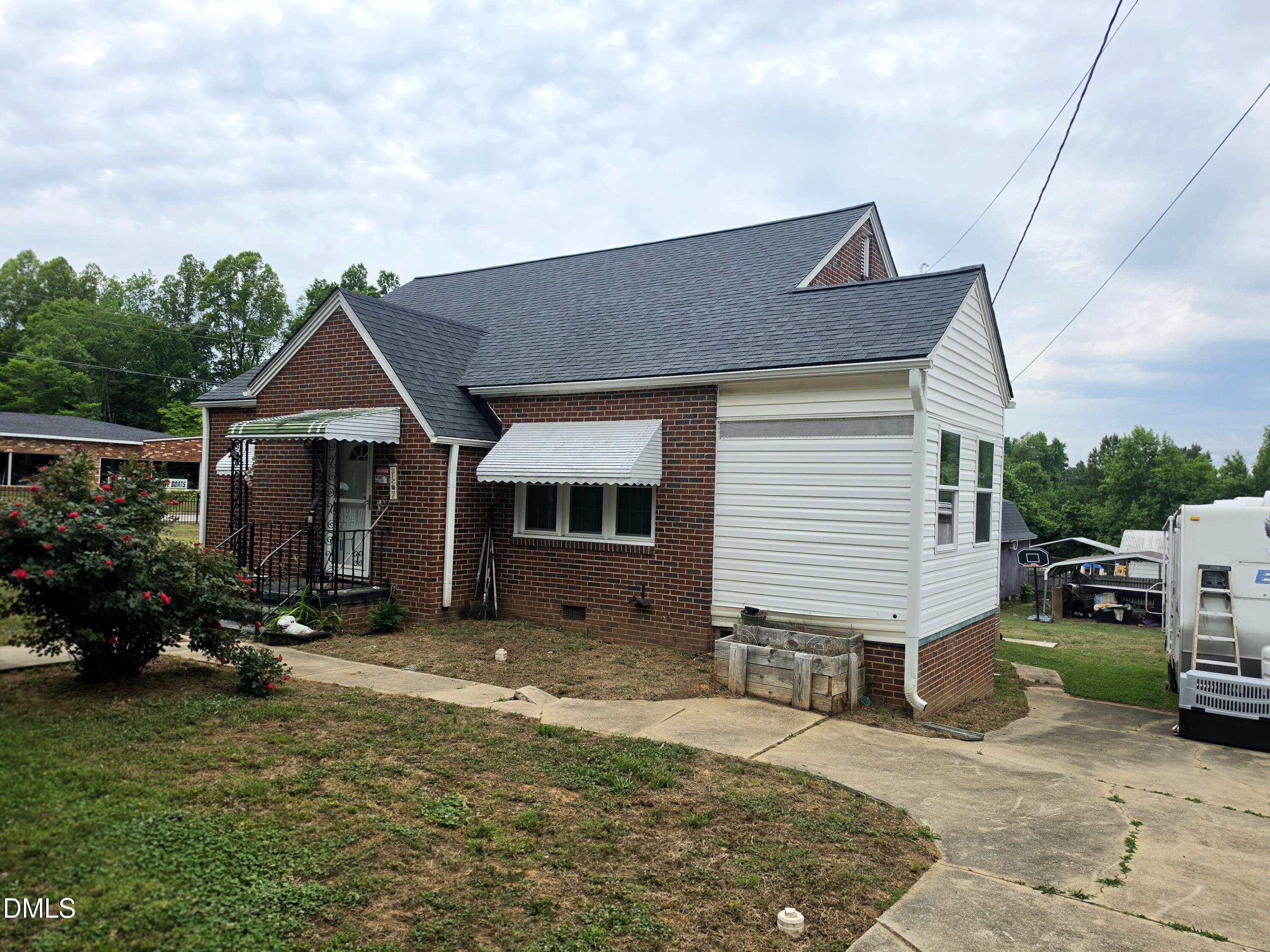 812 Oak Street