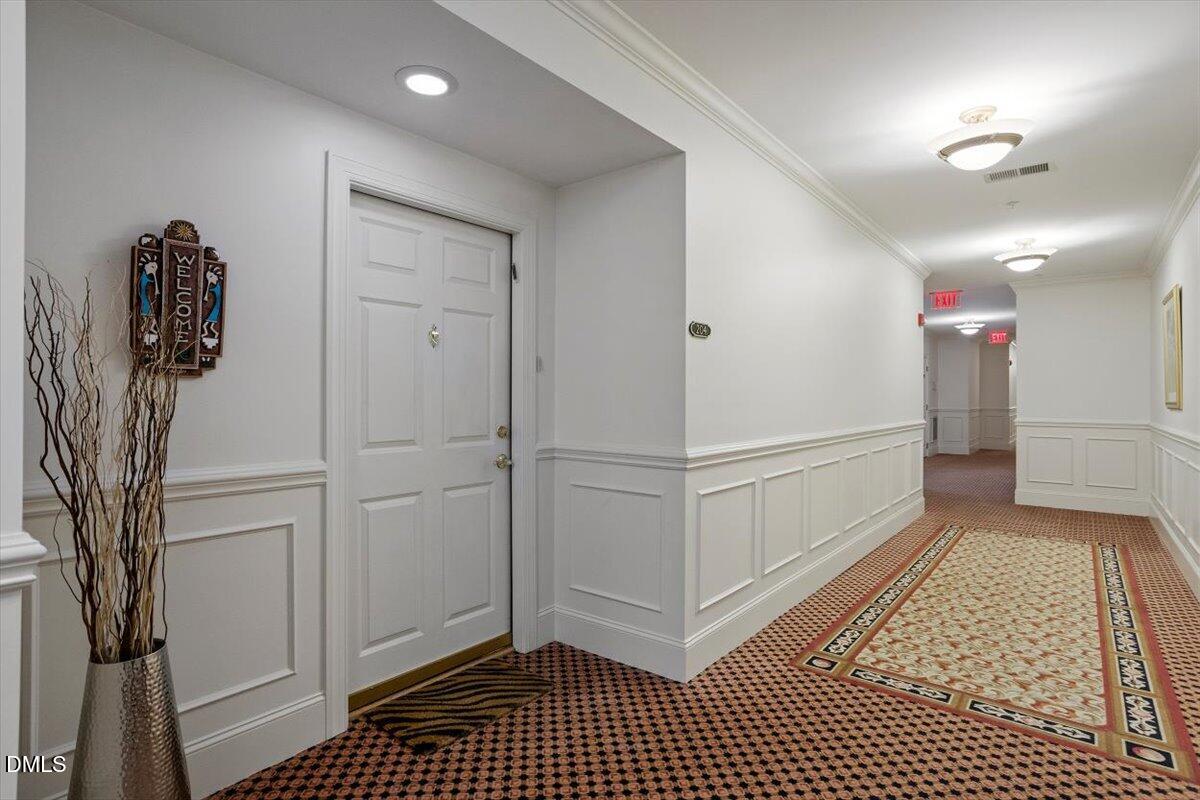 3700 Baron Cooper Pass 204