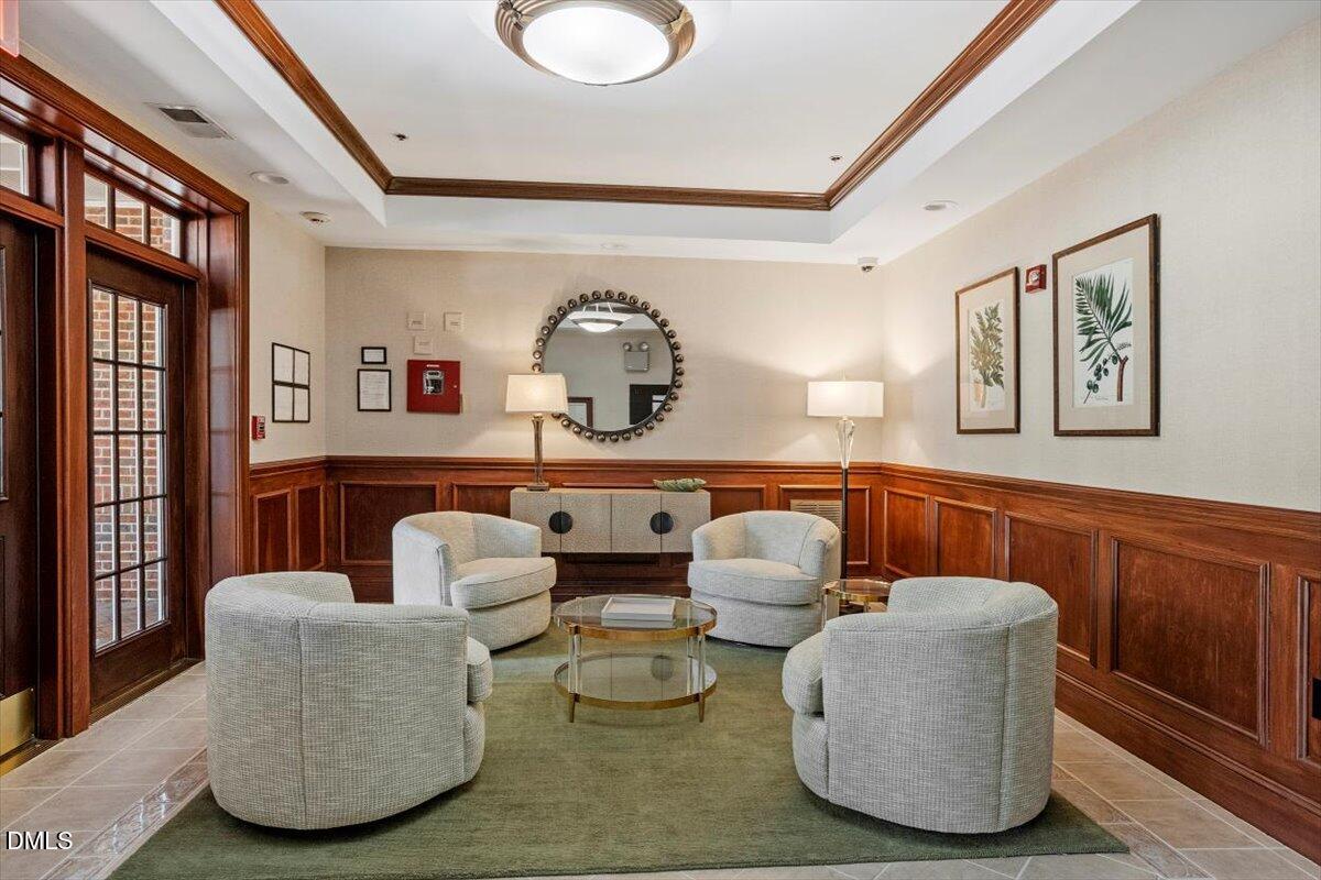 3700 Baron Cooper Pass 204