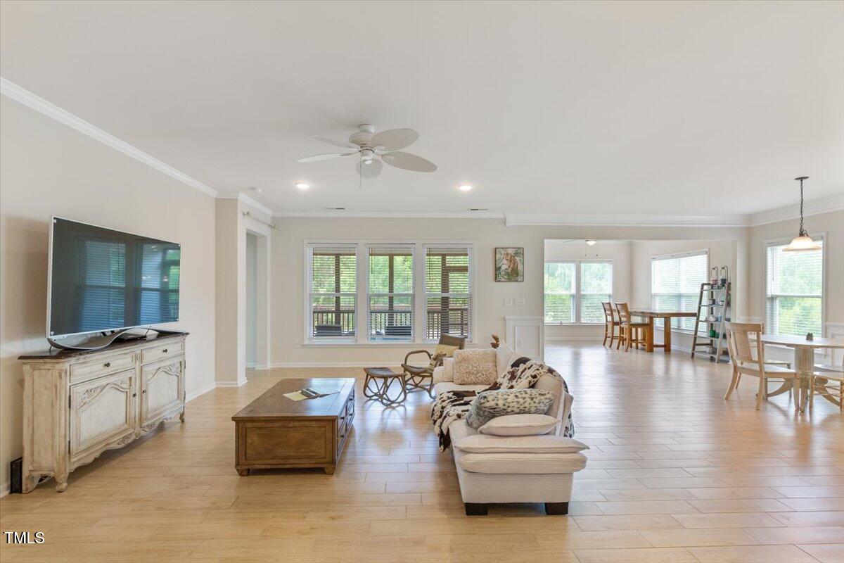 470 Duggins Point