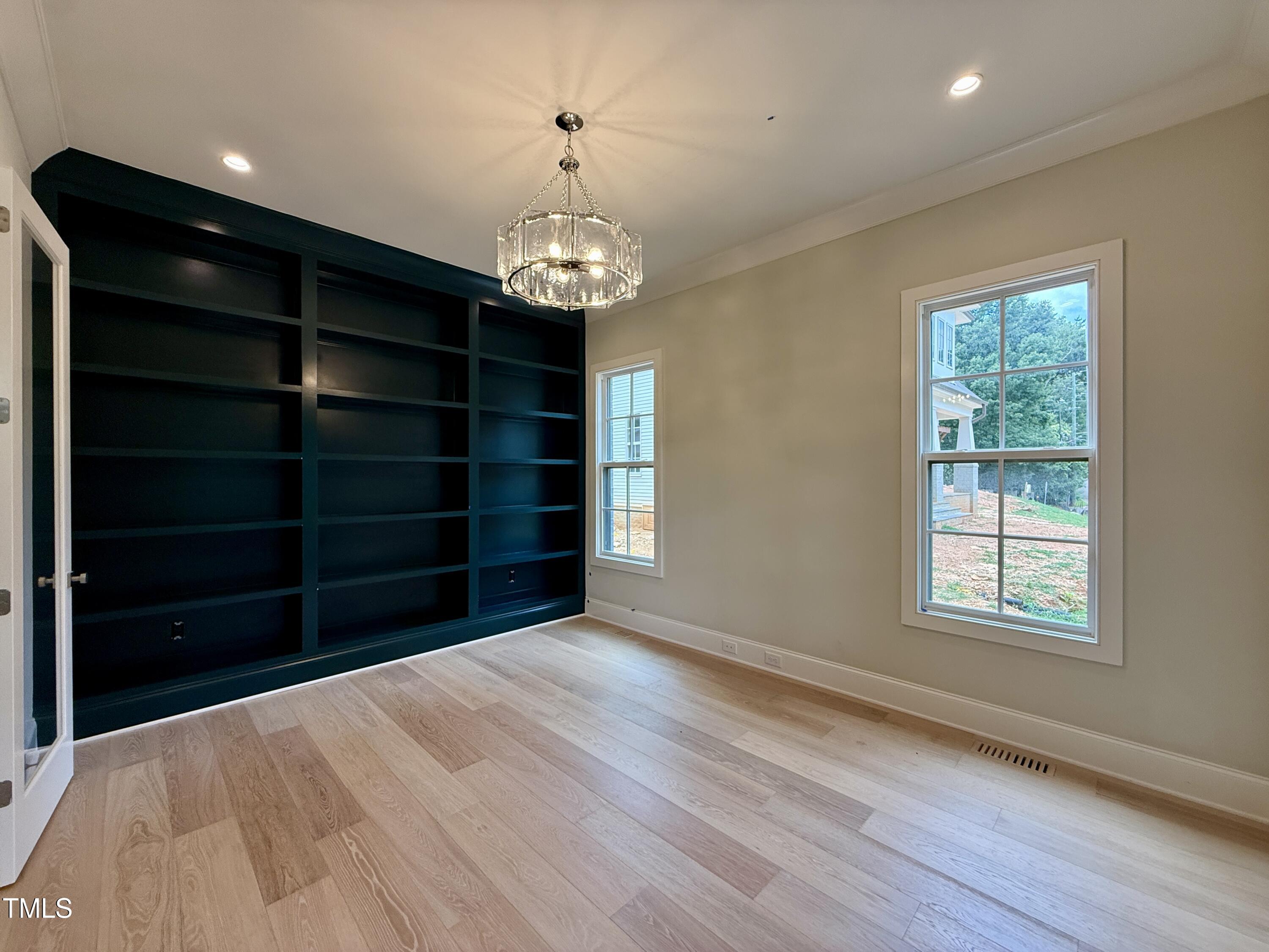 1221 Dixie Trail