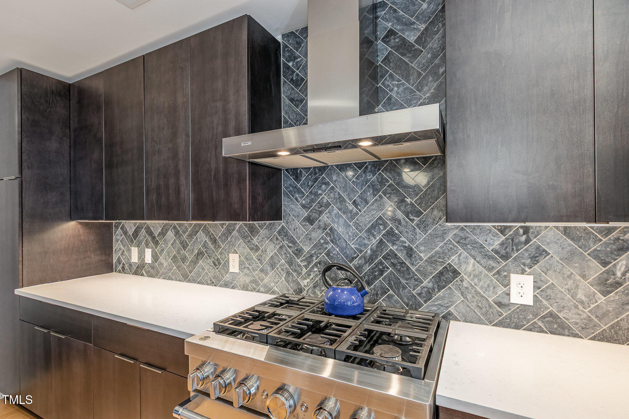 523 S West Street 402